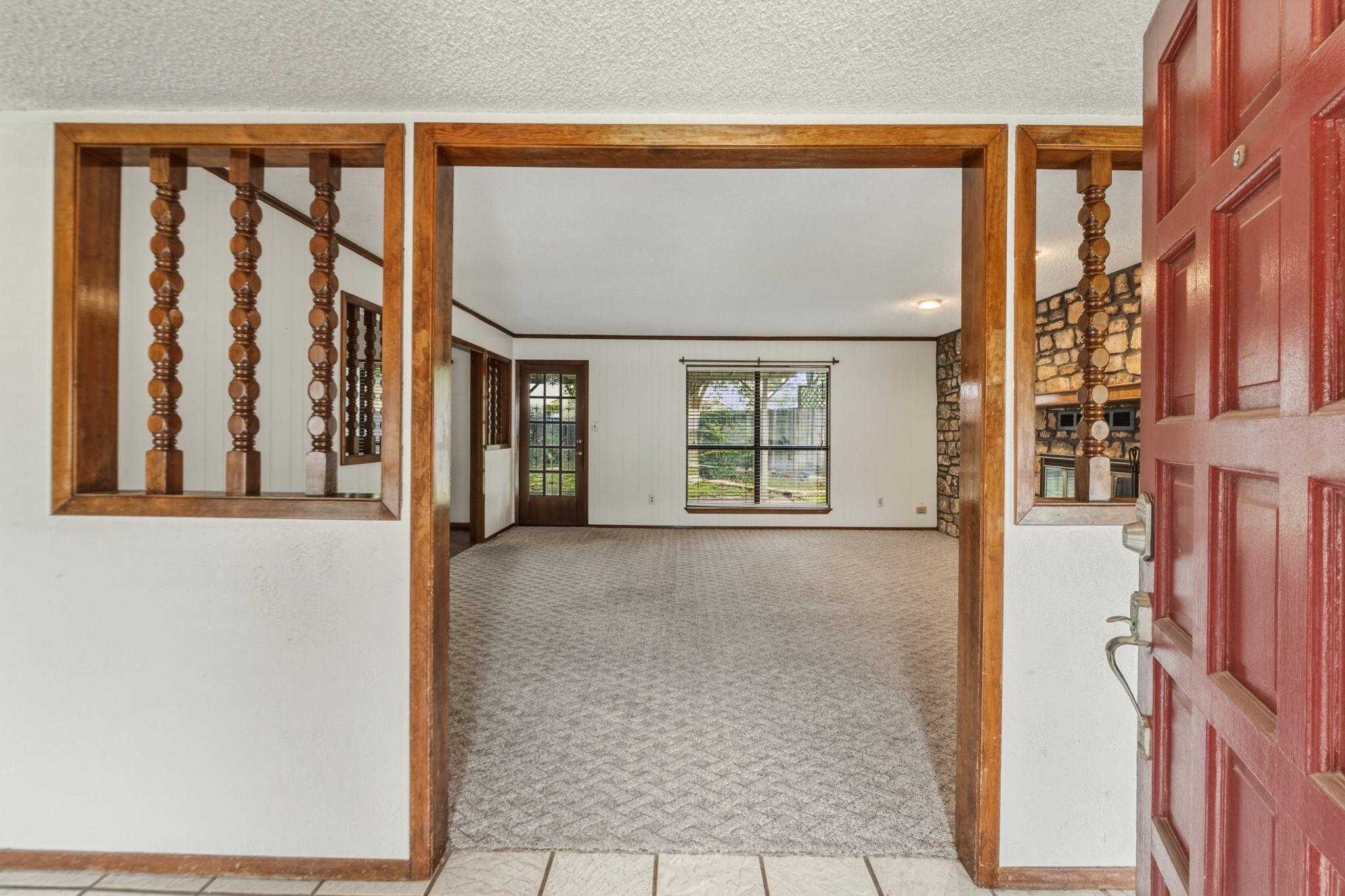 1303 Creekview DR — photo 3