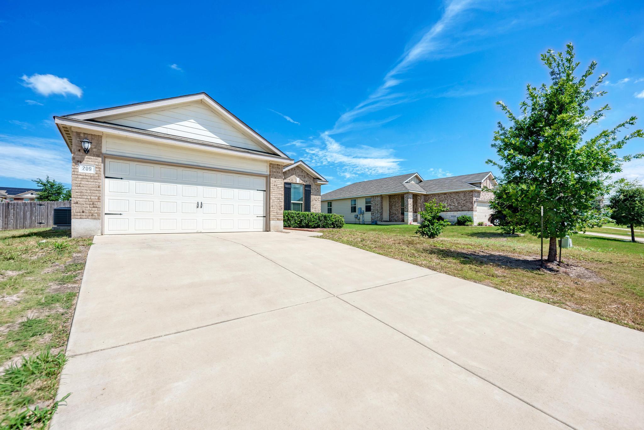 209 Forest Moon LN — photo 3