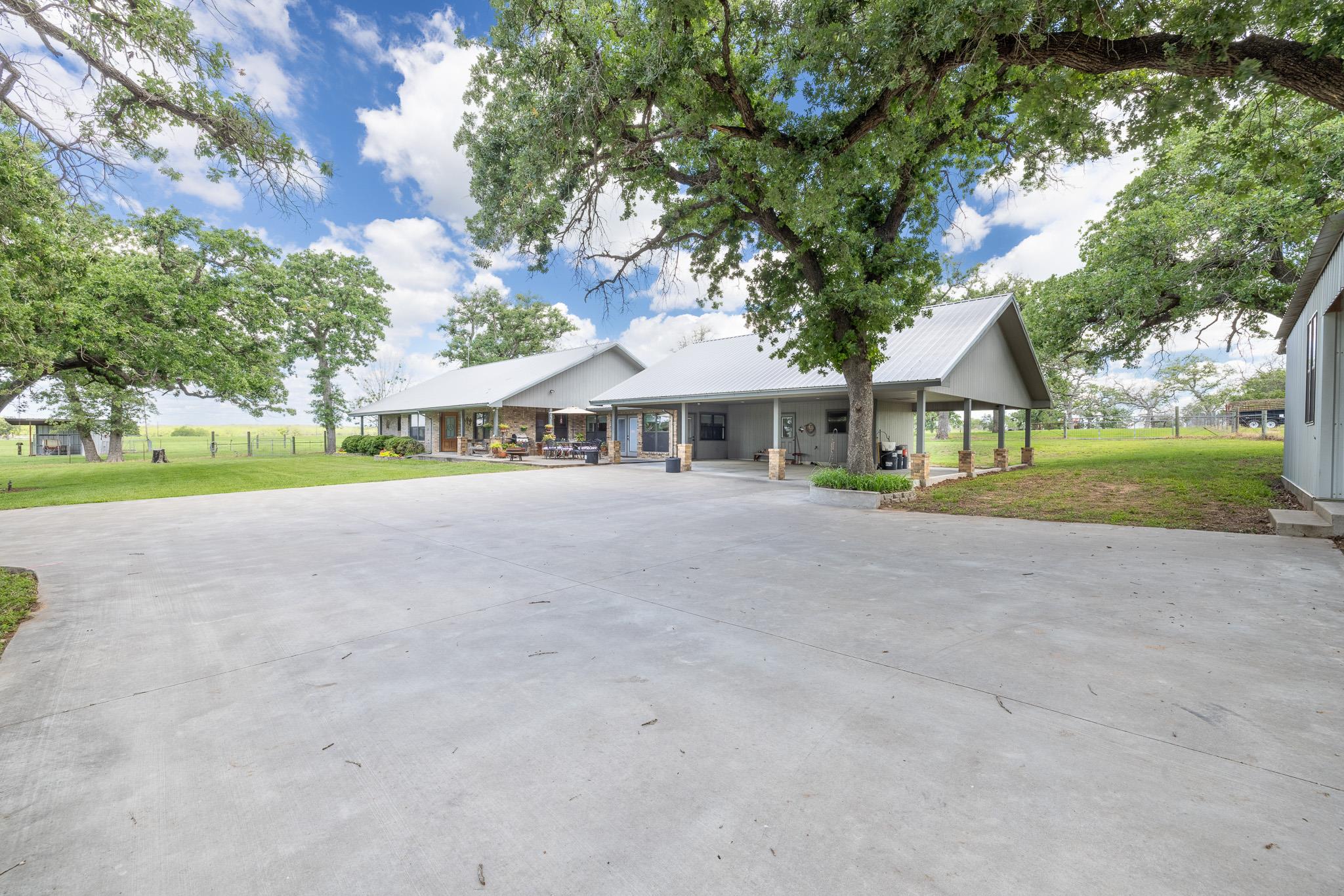 6589 State Highway 304 — photo 3