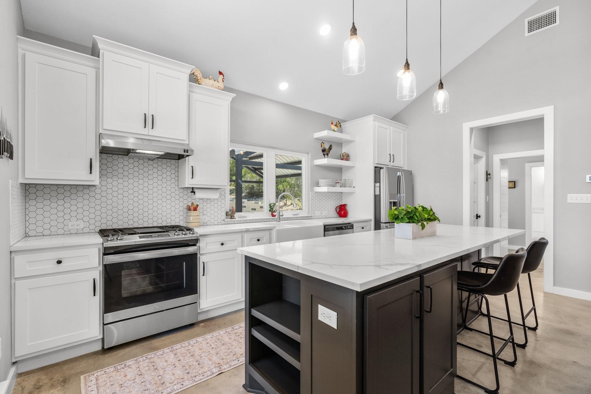 631 Lakeside DR — photo 3