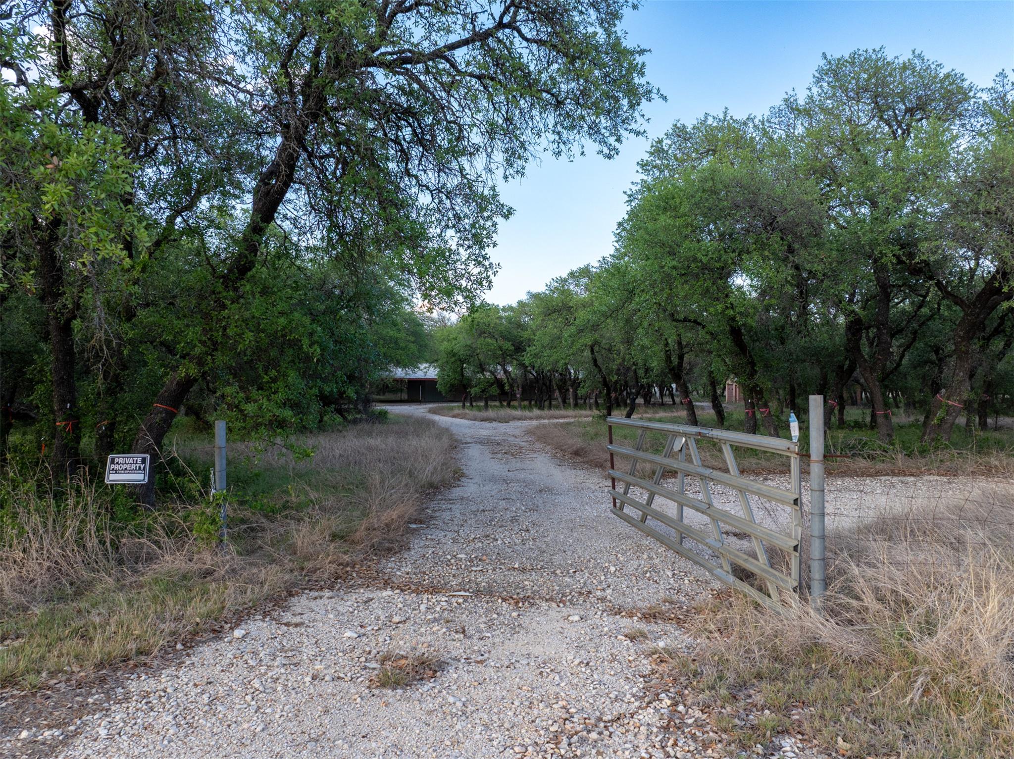 1050 Oak Grove RD — photo 4