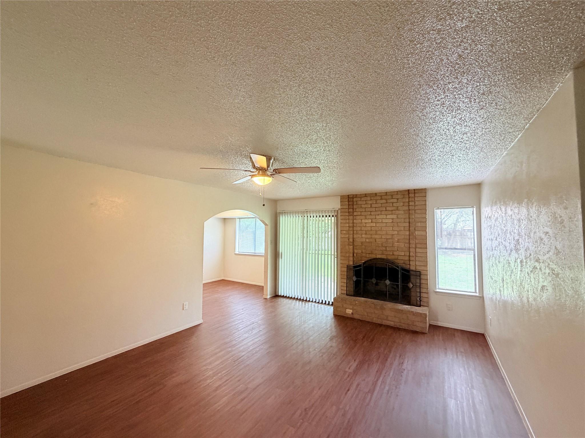 10904 Meadgreen CT — photo 3