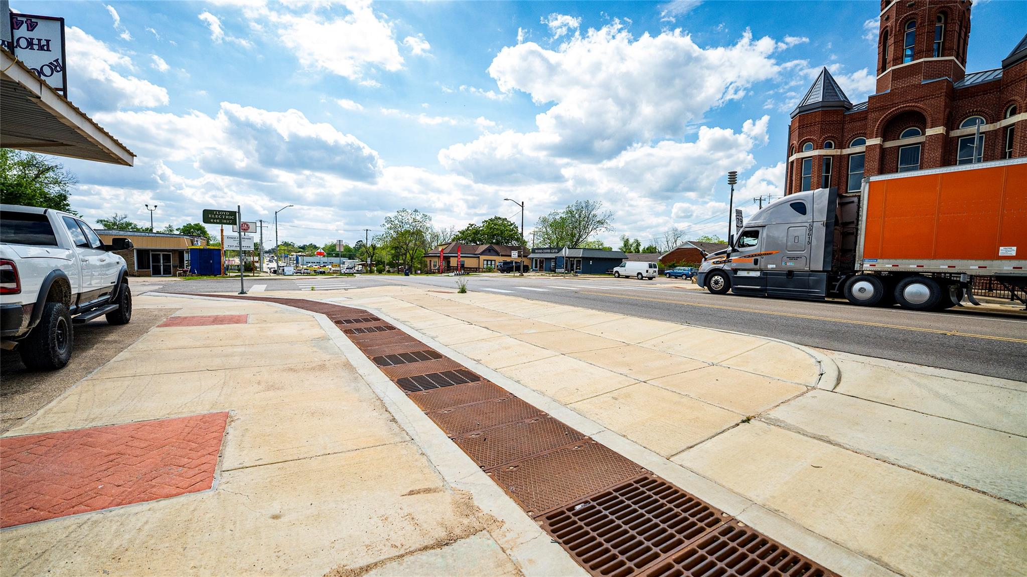 139 Cameron Ave — photo 4