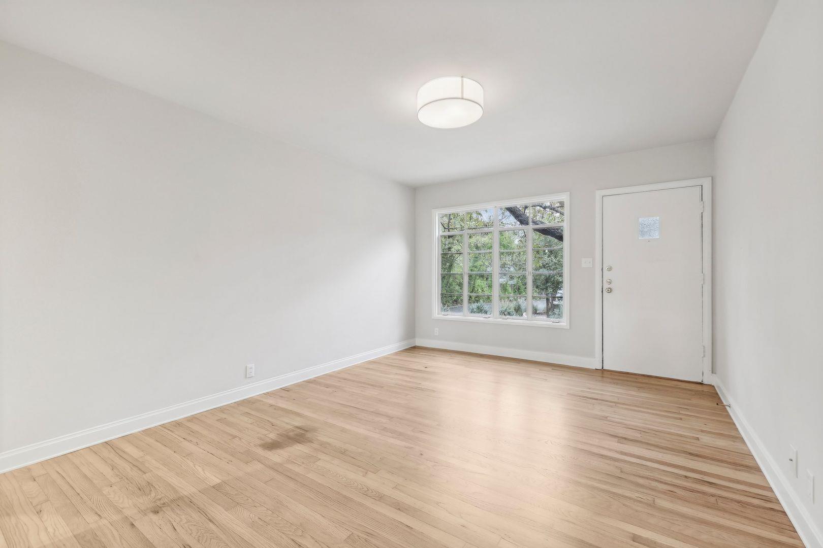 3010 Windsor RD #Unit E — photo 3
