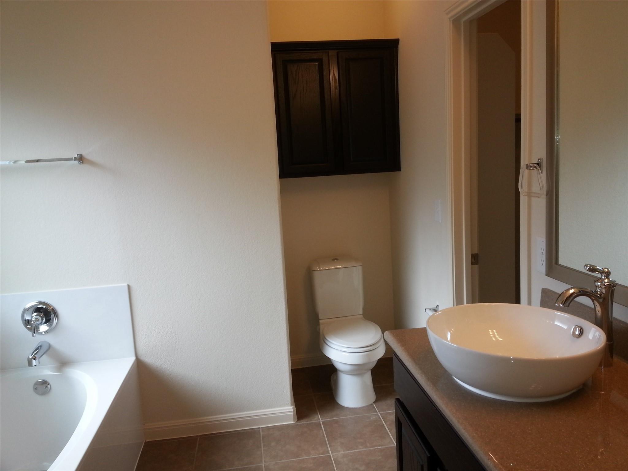 2504 Mcdonald WAY — photo 3