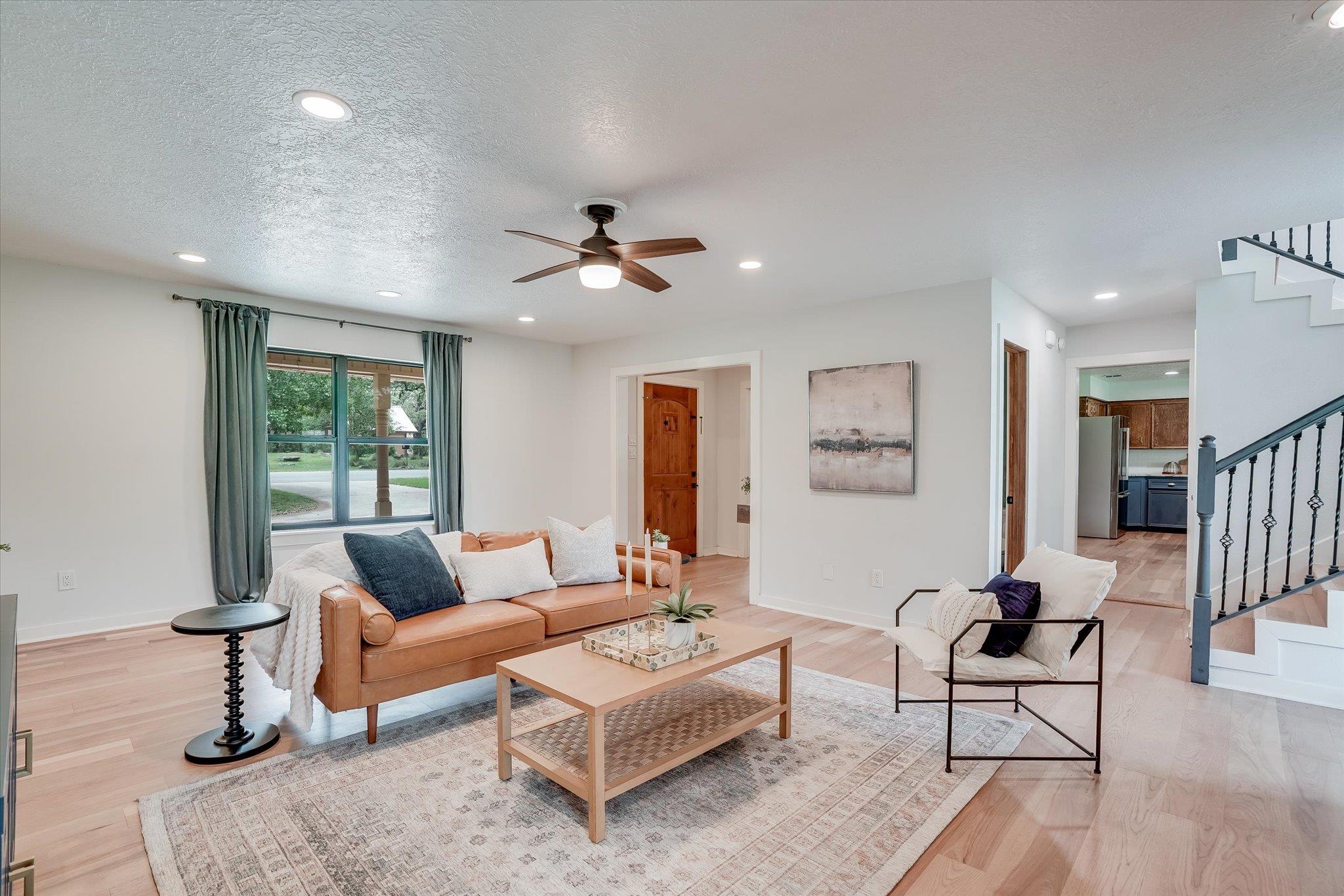 56 Woodcreek DR — photo 4