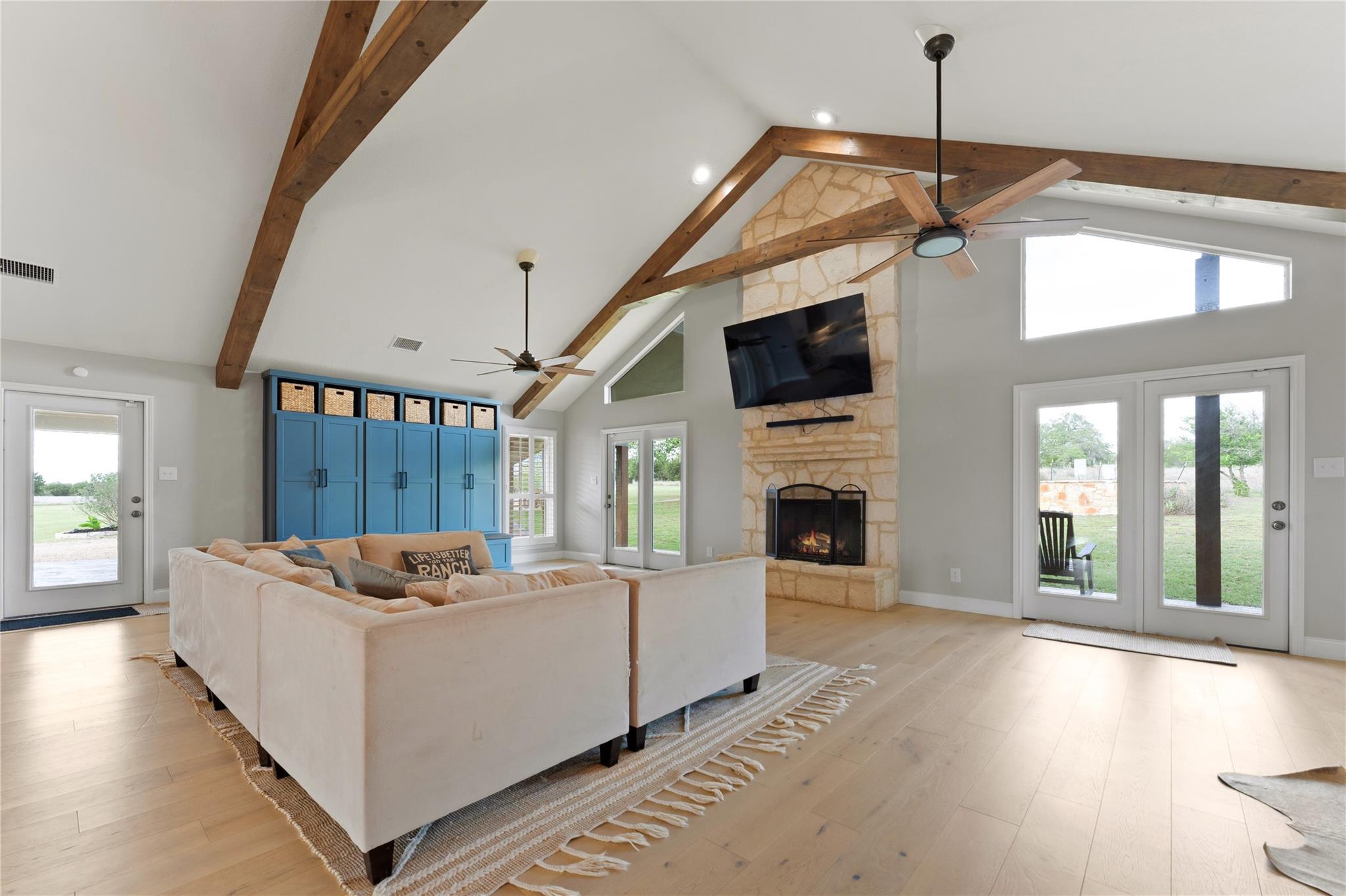 294 Hidden Creek DR — photo 4