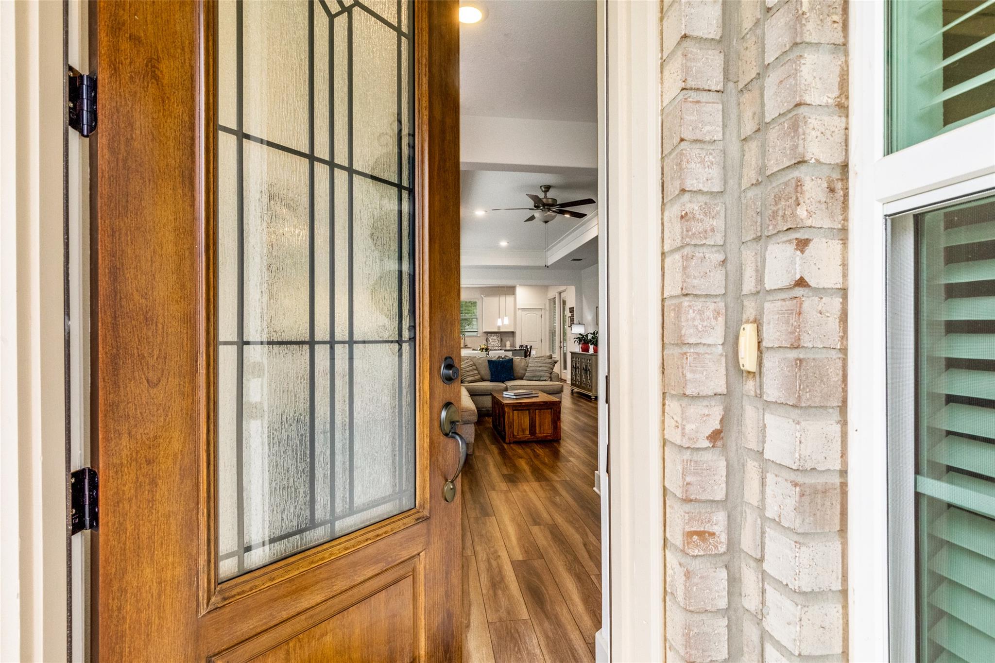 702 Saratoga LN — photo 3