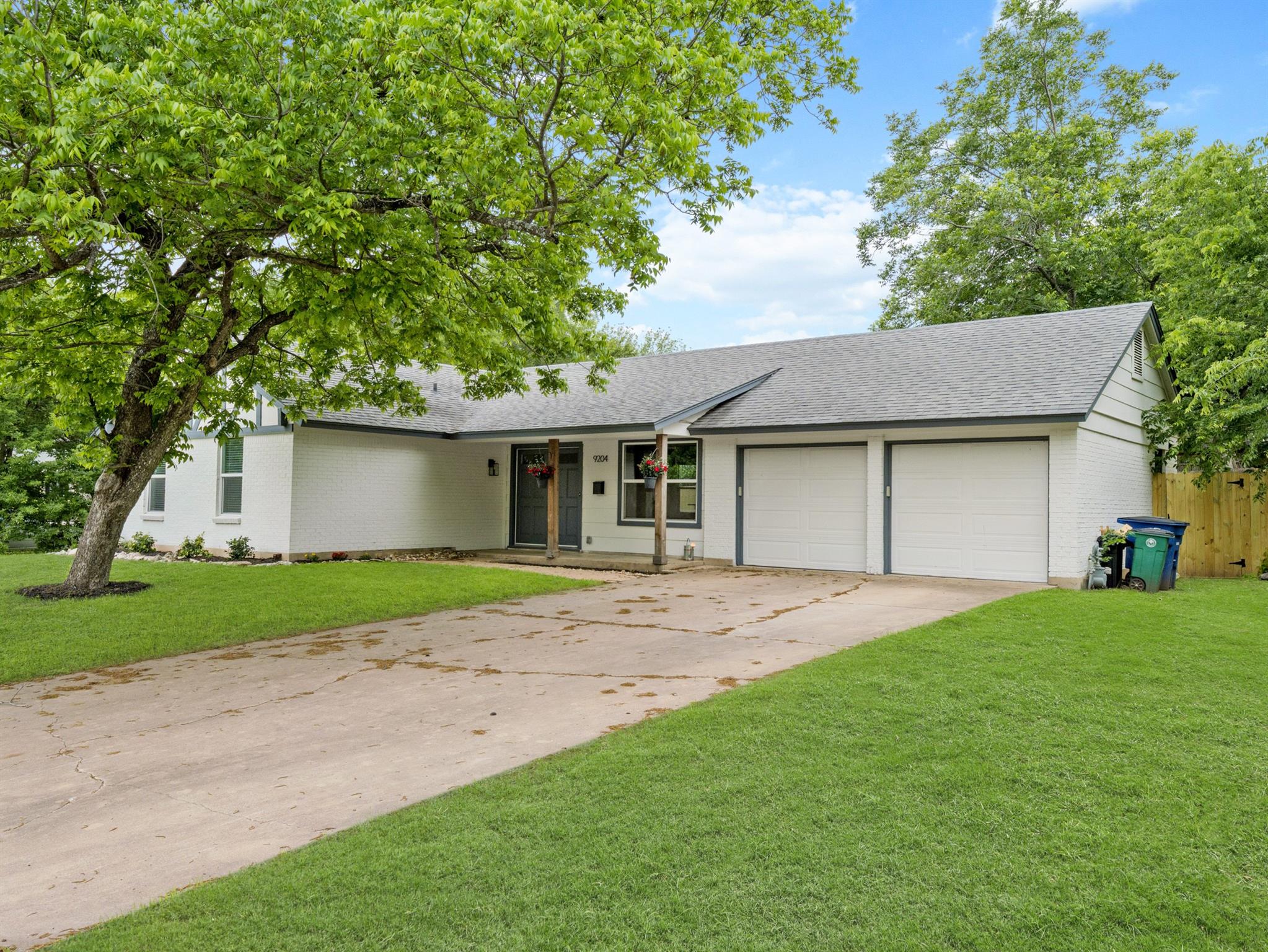 9204 Collinfield DR — photo 3