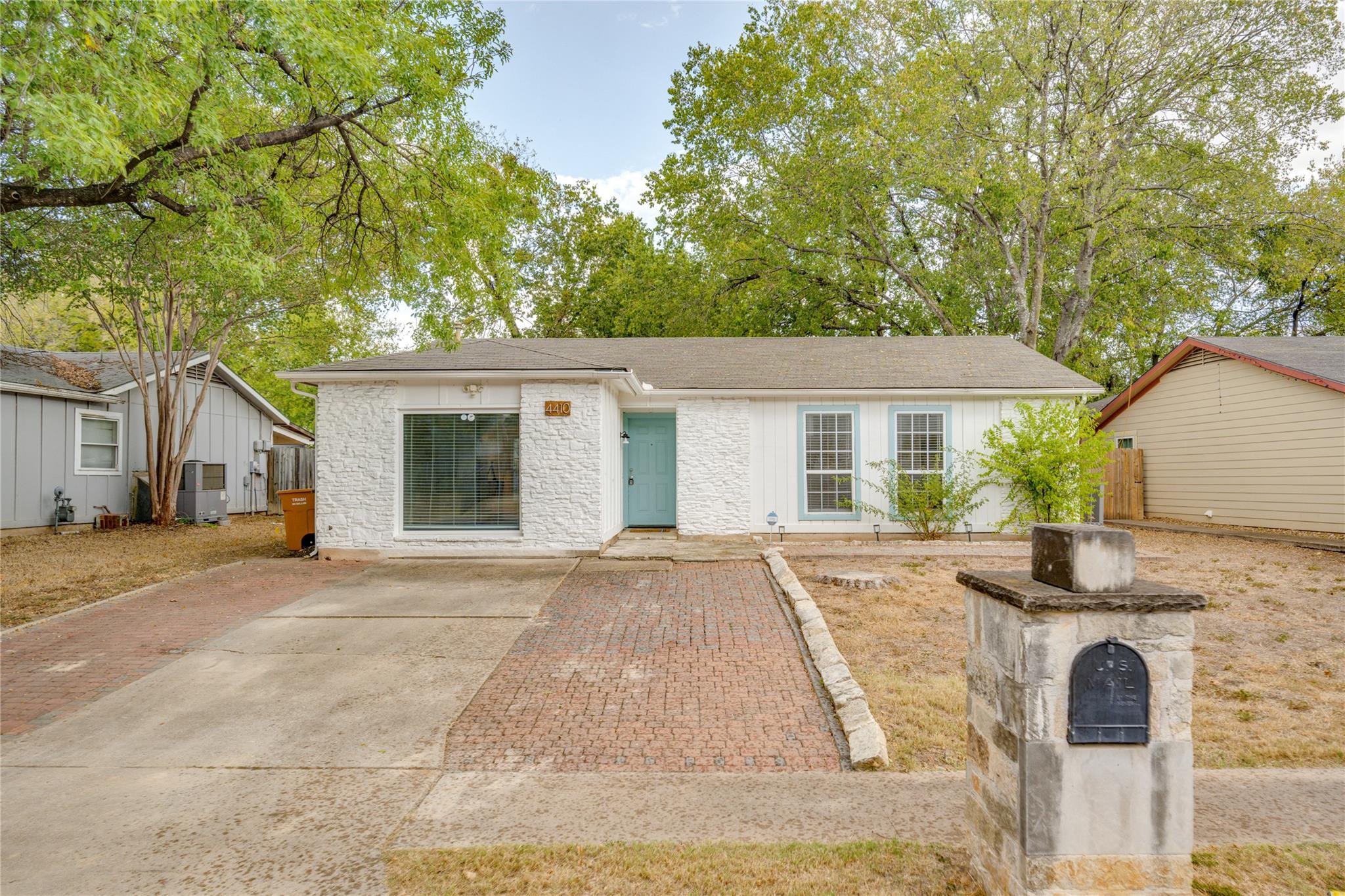 4410 Dove Springs DR — photo 4