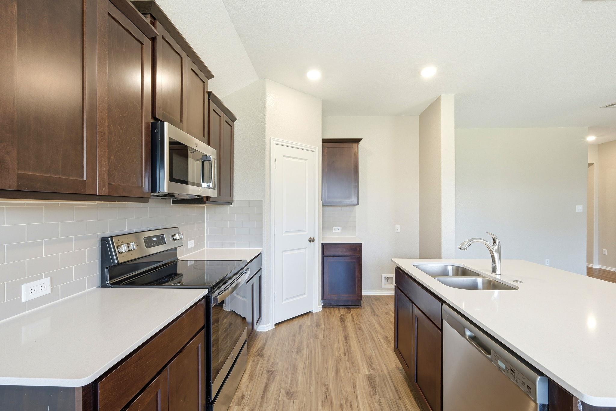 1001 Bluejack WAY — photo 4