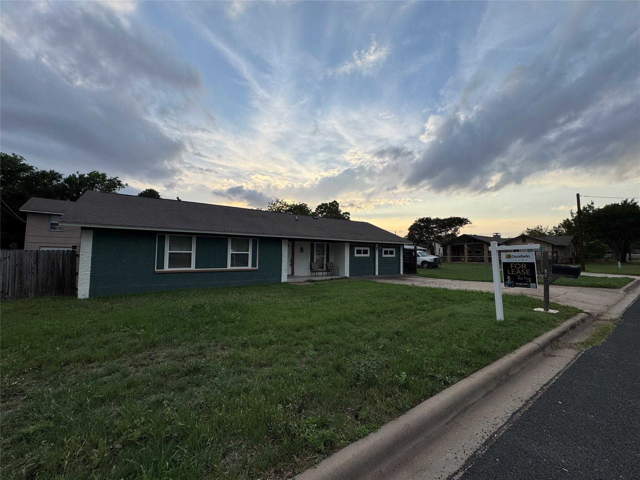 3520 Roanoke DR — photo 5