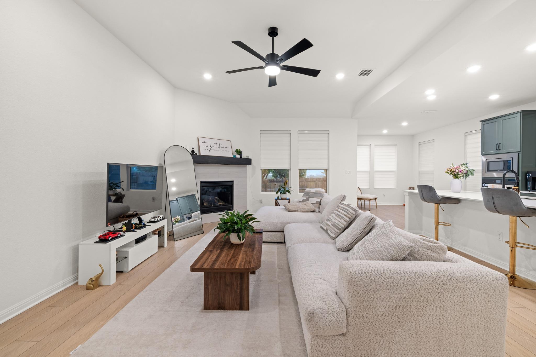 2604 Acoma LN — photo 5