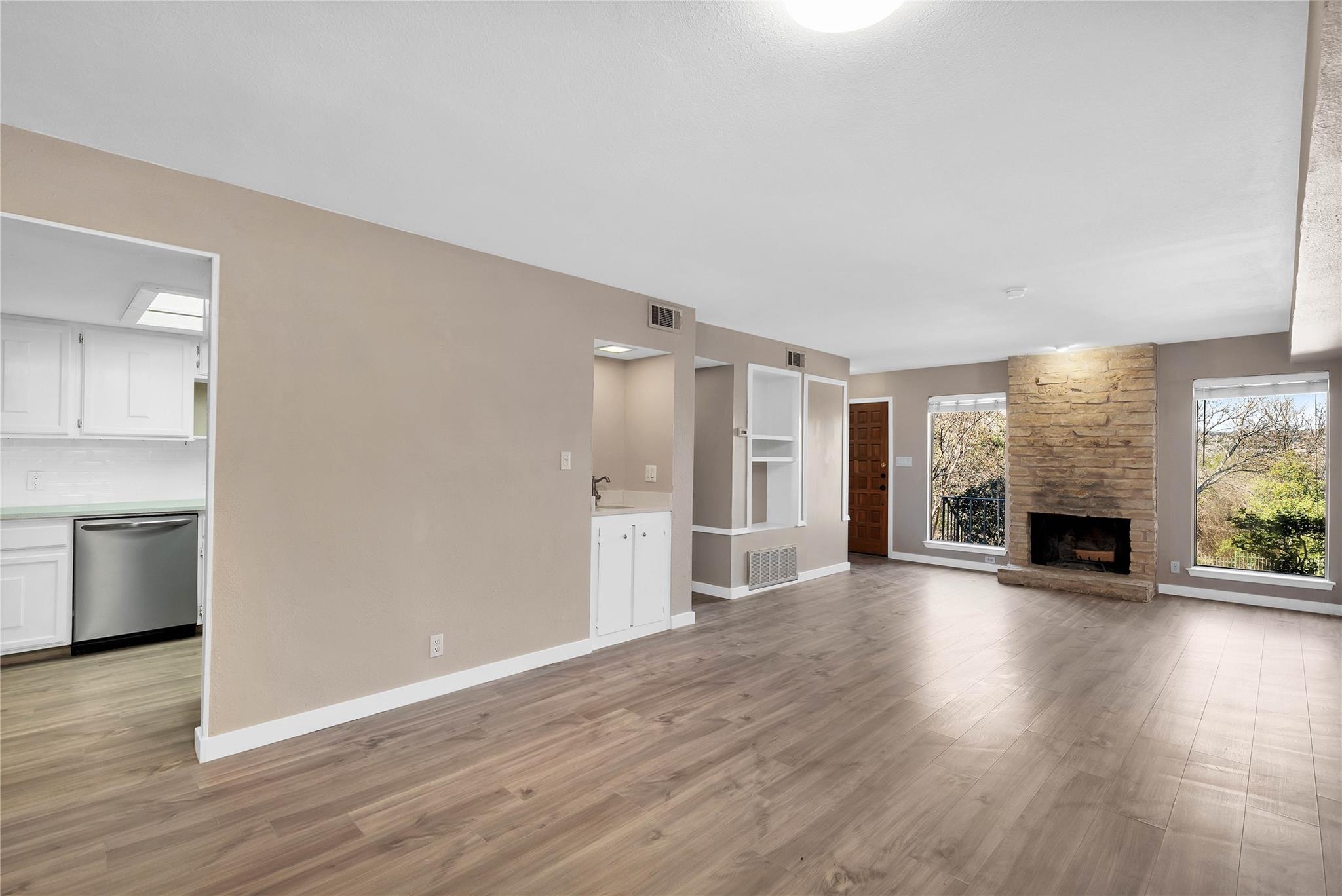 3607 Las Colinas DR #B — photo 4