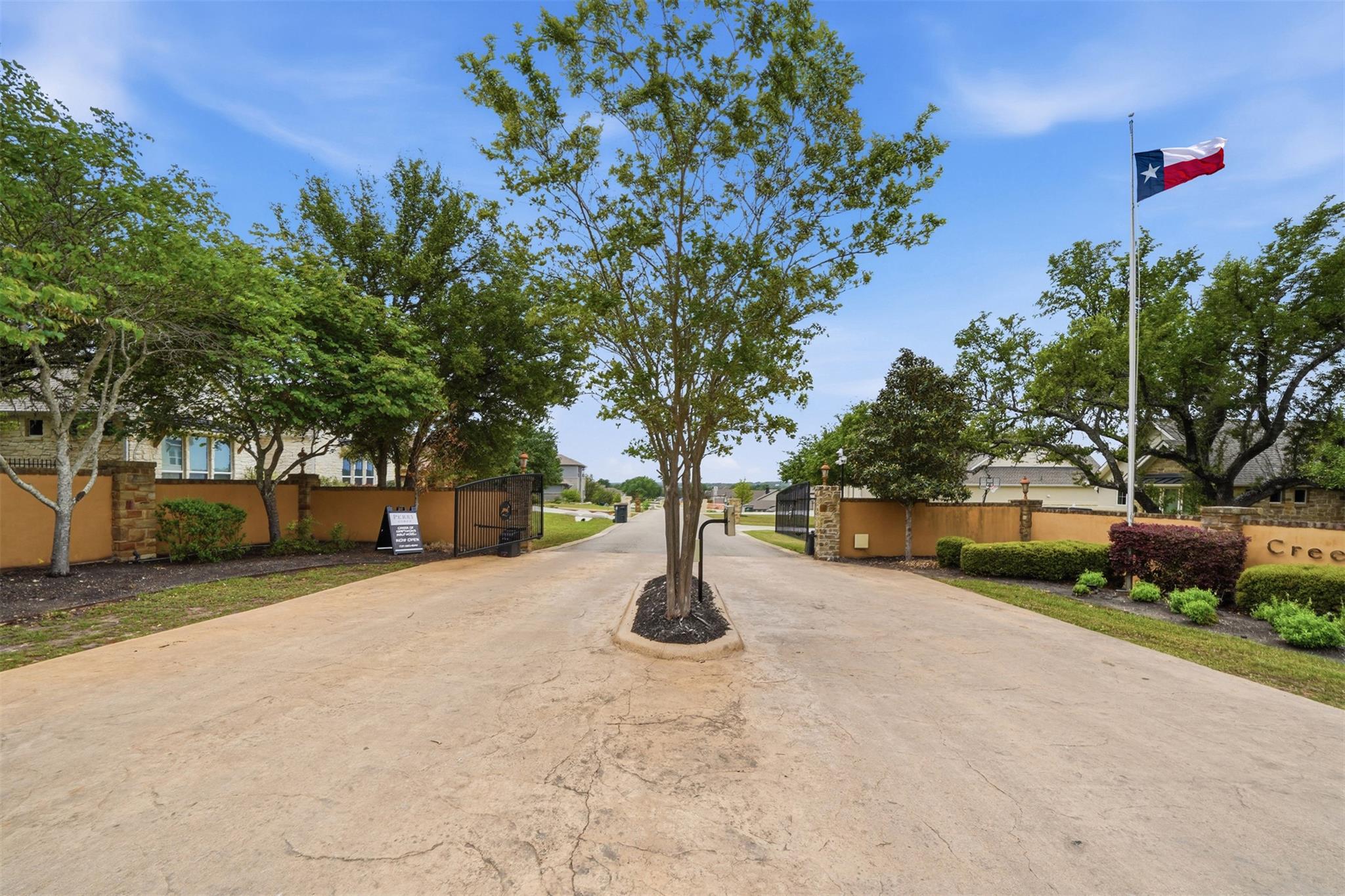 320 Onion Creek LN — photo 4