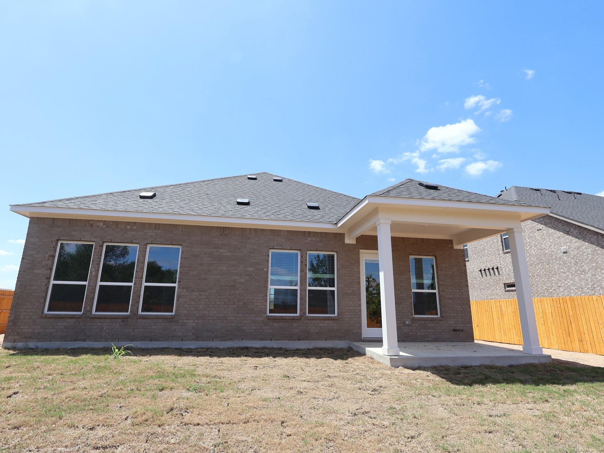 275 Callahan LOOP — photo 5
