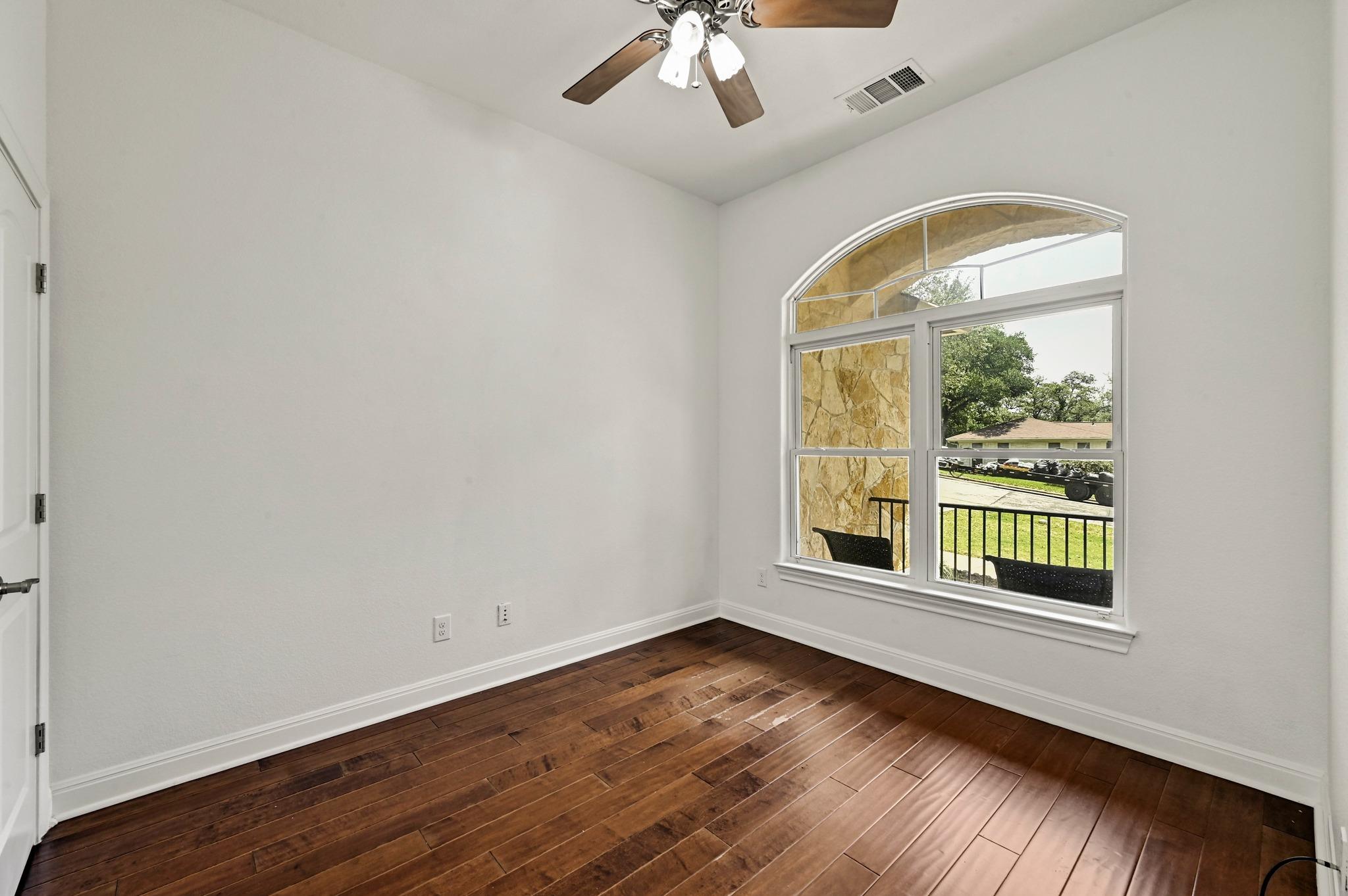 9402 Springwood DR — photo 5