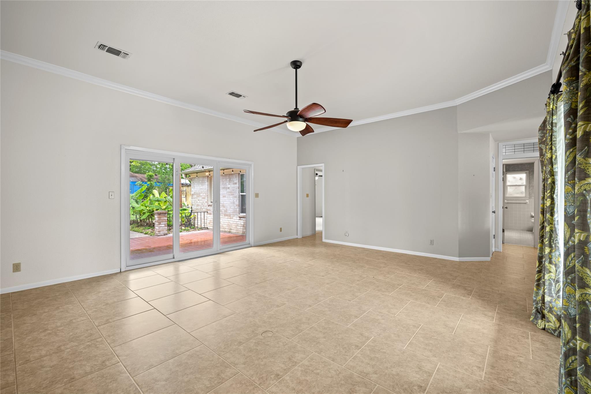 315 Fannin ST — photo 5