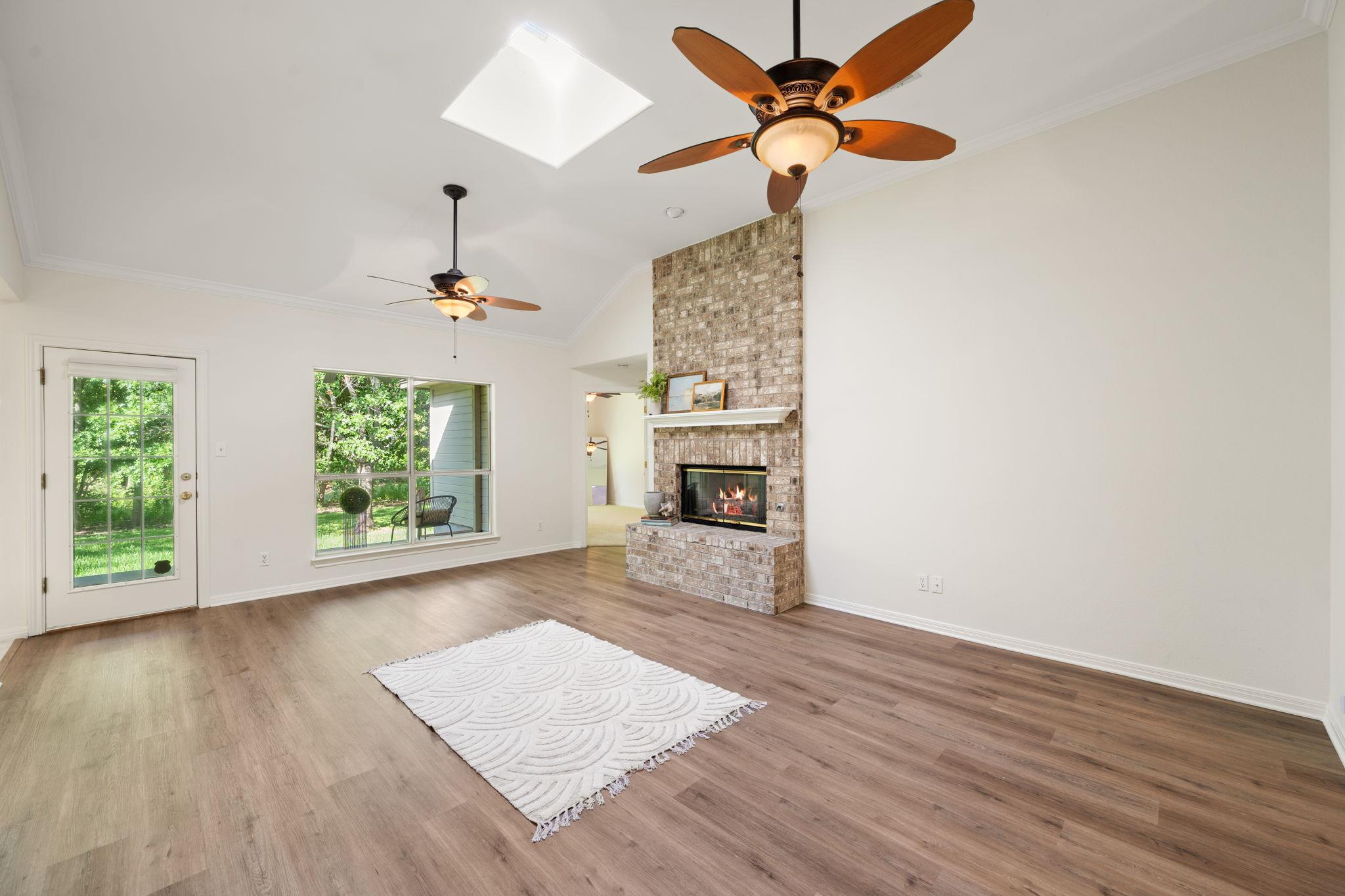 1005 Briargate DR — photo 5