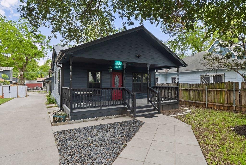 1300 Haskell ST — photo 3