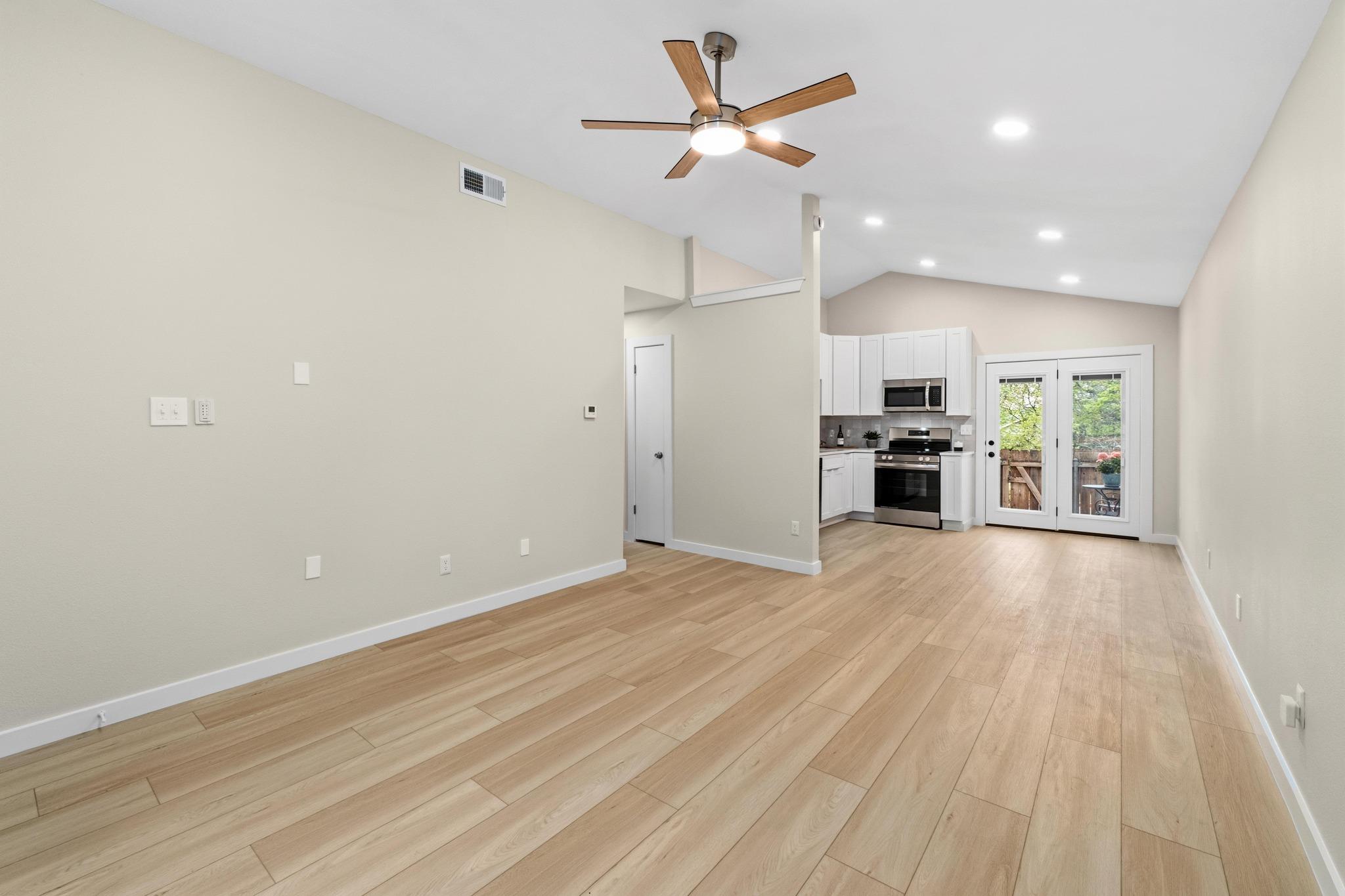 1015 Yager LN #187 — photo 5