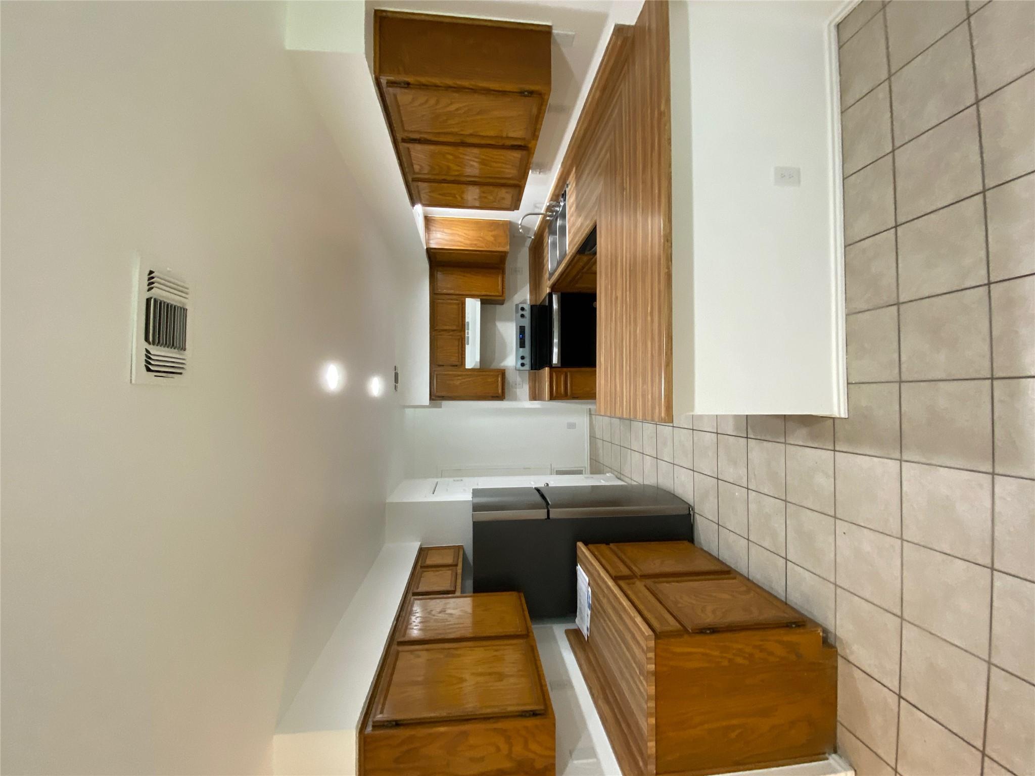 1304-B Conway DR — photo 3