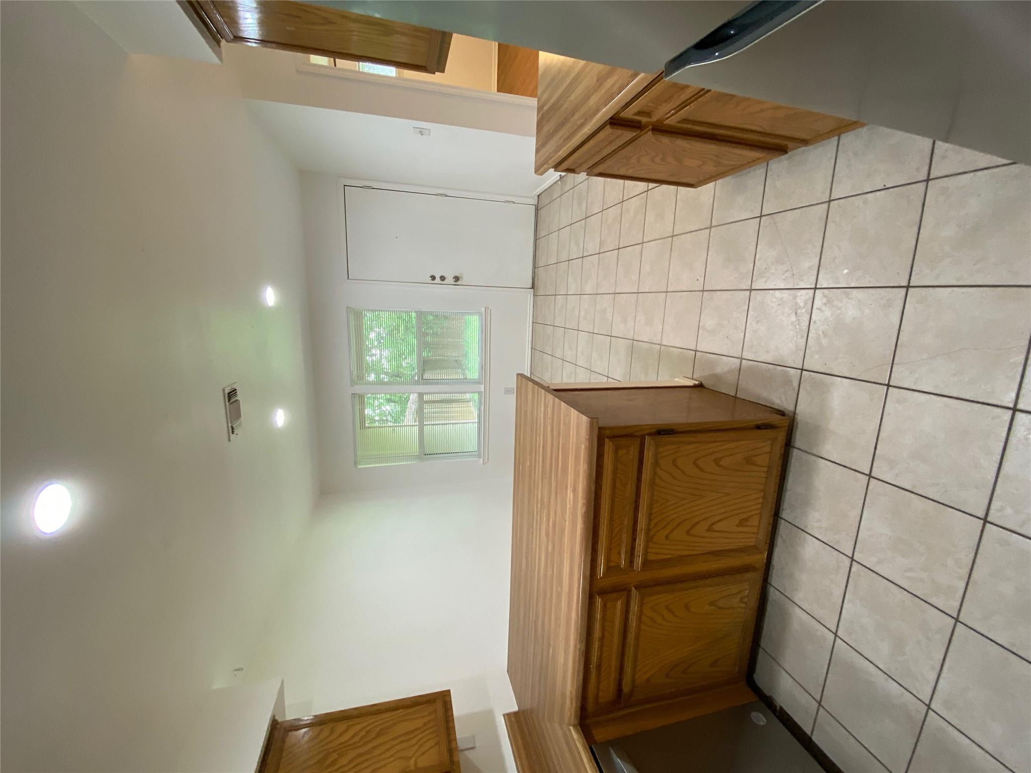 1304-B Conway DR — photo 4