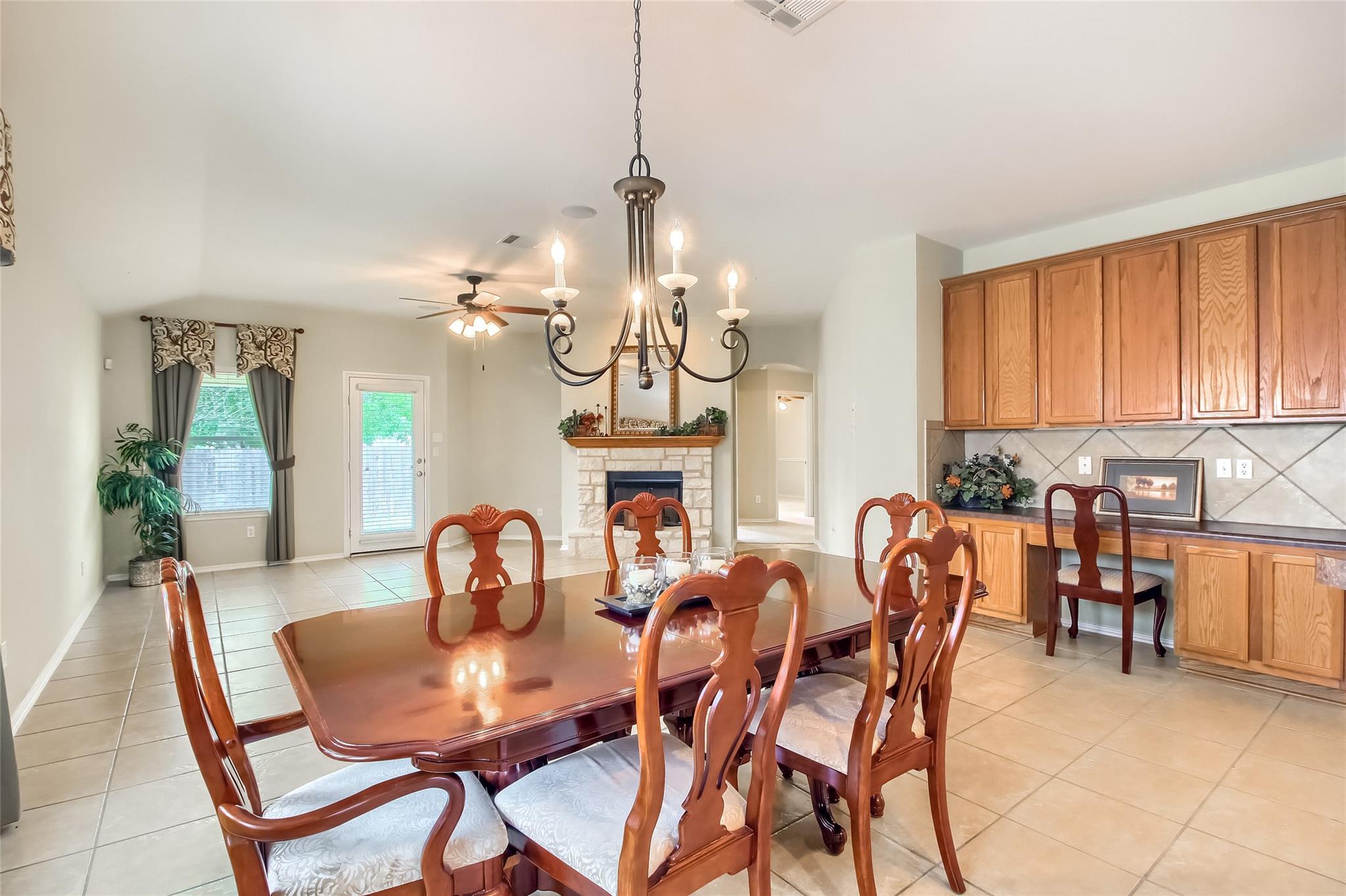 18720 Royal Pointe DR — photo 3