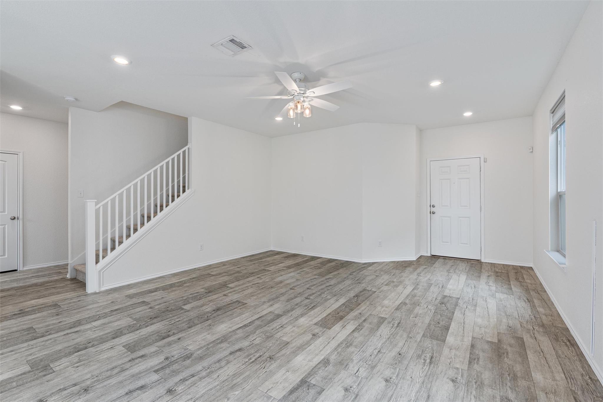 305 Los Cobos LN — photo 5