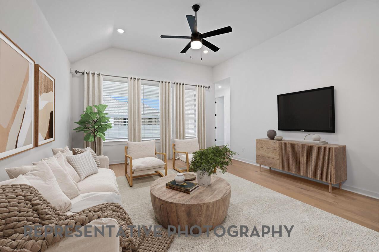 125 Three Oaks LN — photo 3
