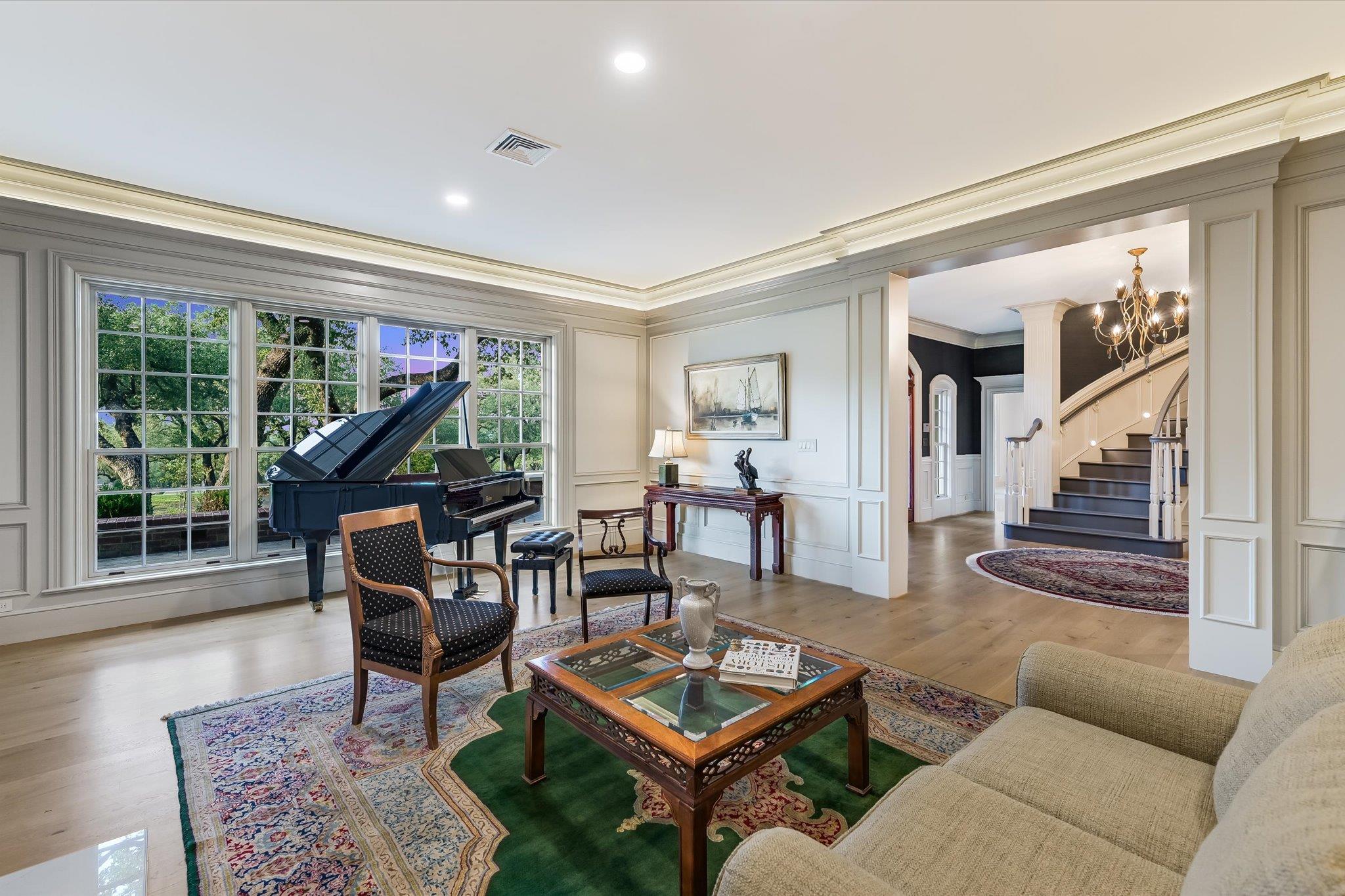 601 Southriver — photo 4