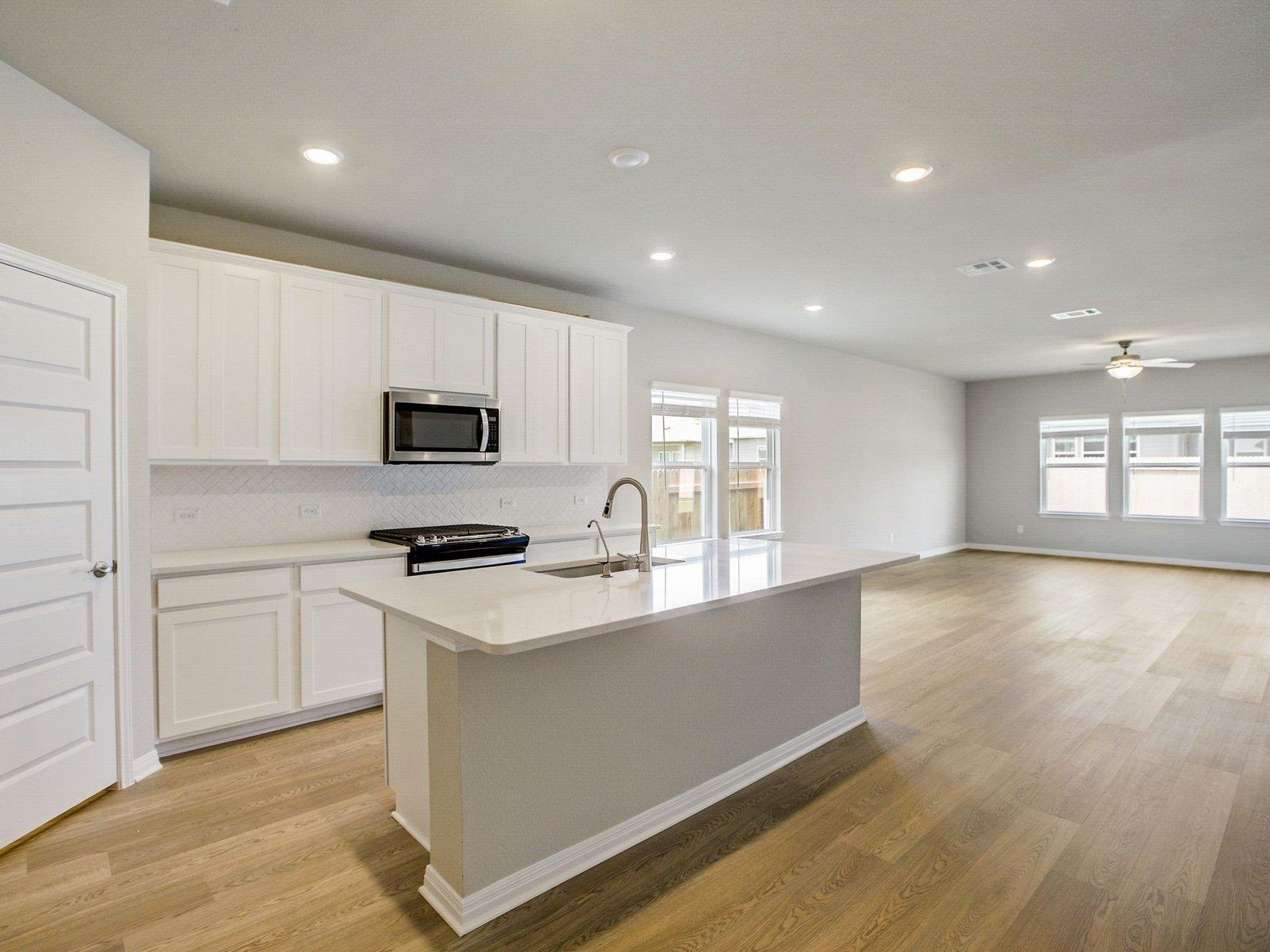 108 Pico ST — photo 4