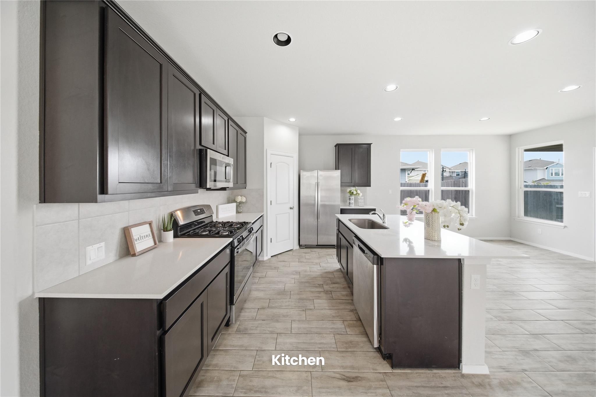 123 White Dunes DR — photo 4