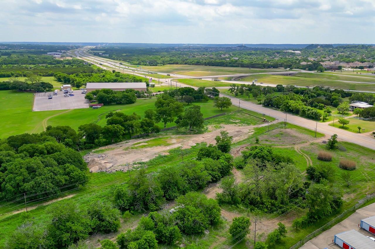 1611 Veterans Memorial BLVD — photo 5