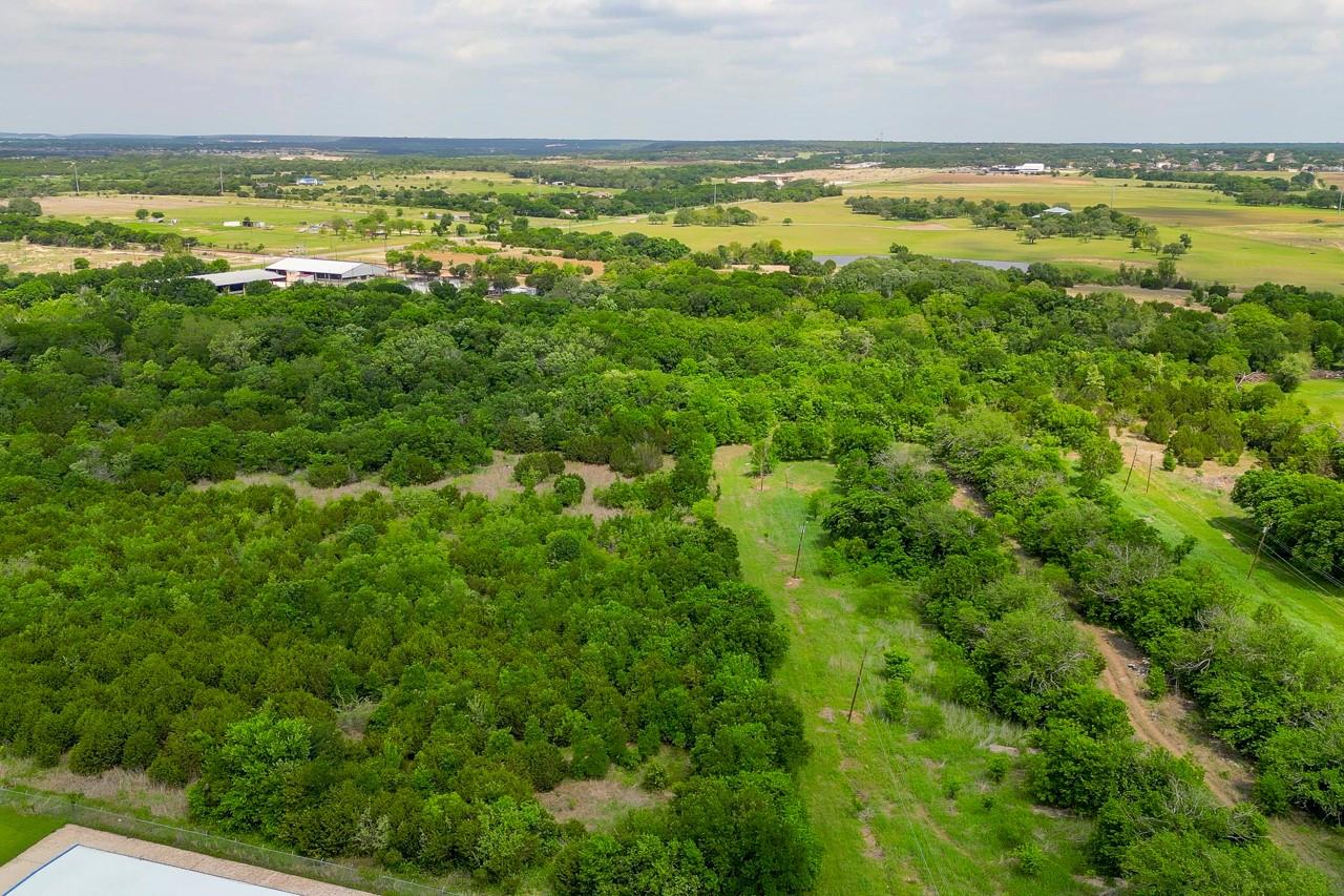 1611 Veterans Memorial BLVD — photo 5