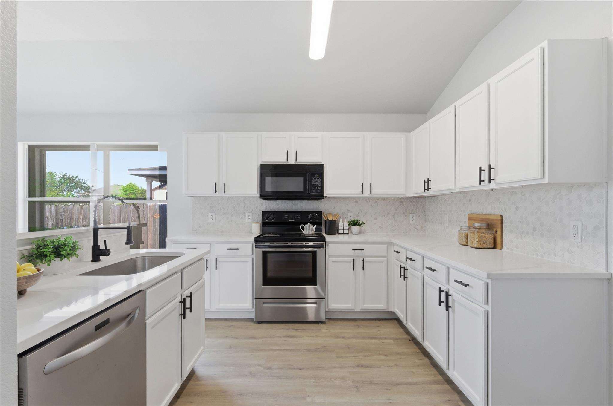 12720 La Paz LN — photo 5