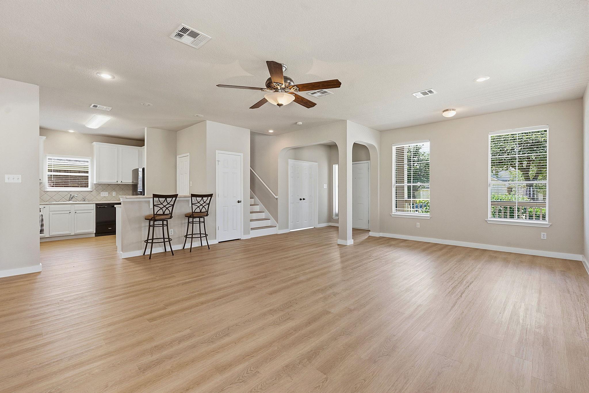 601 Brazos Bend DR — photo 3