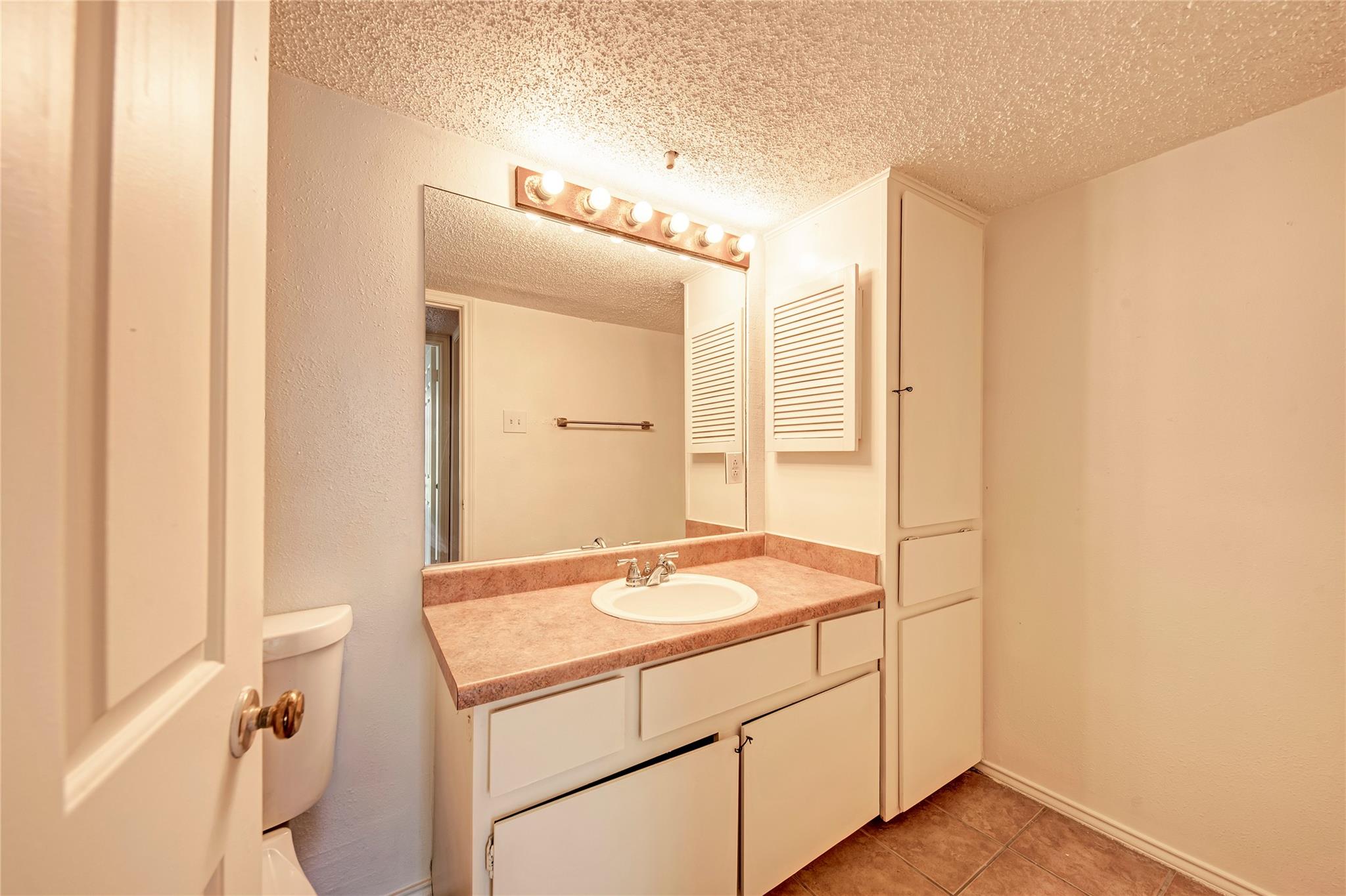 2401 Leon ST #300 — photo 5