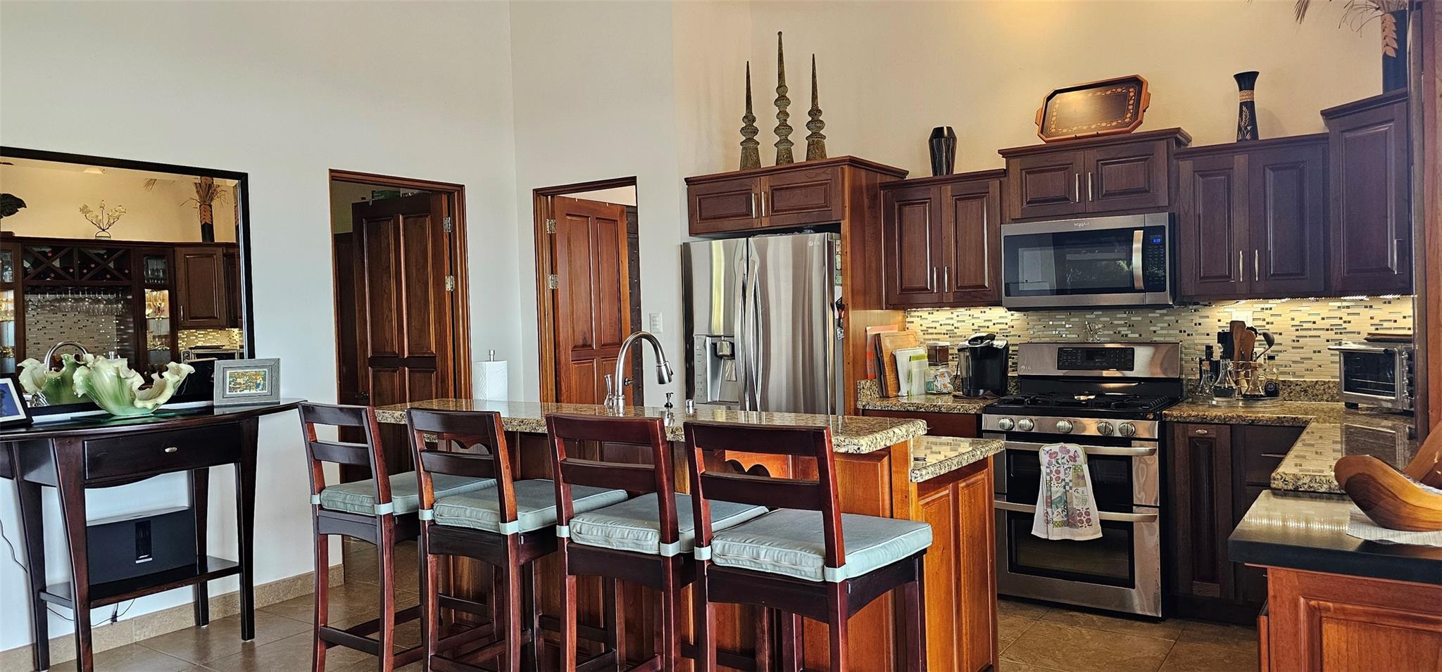 000 Exceptional Ocean, Jungle and Mountain Views! — photo 5