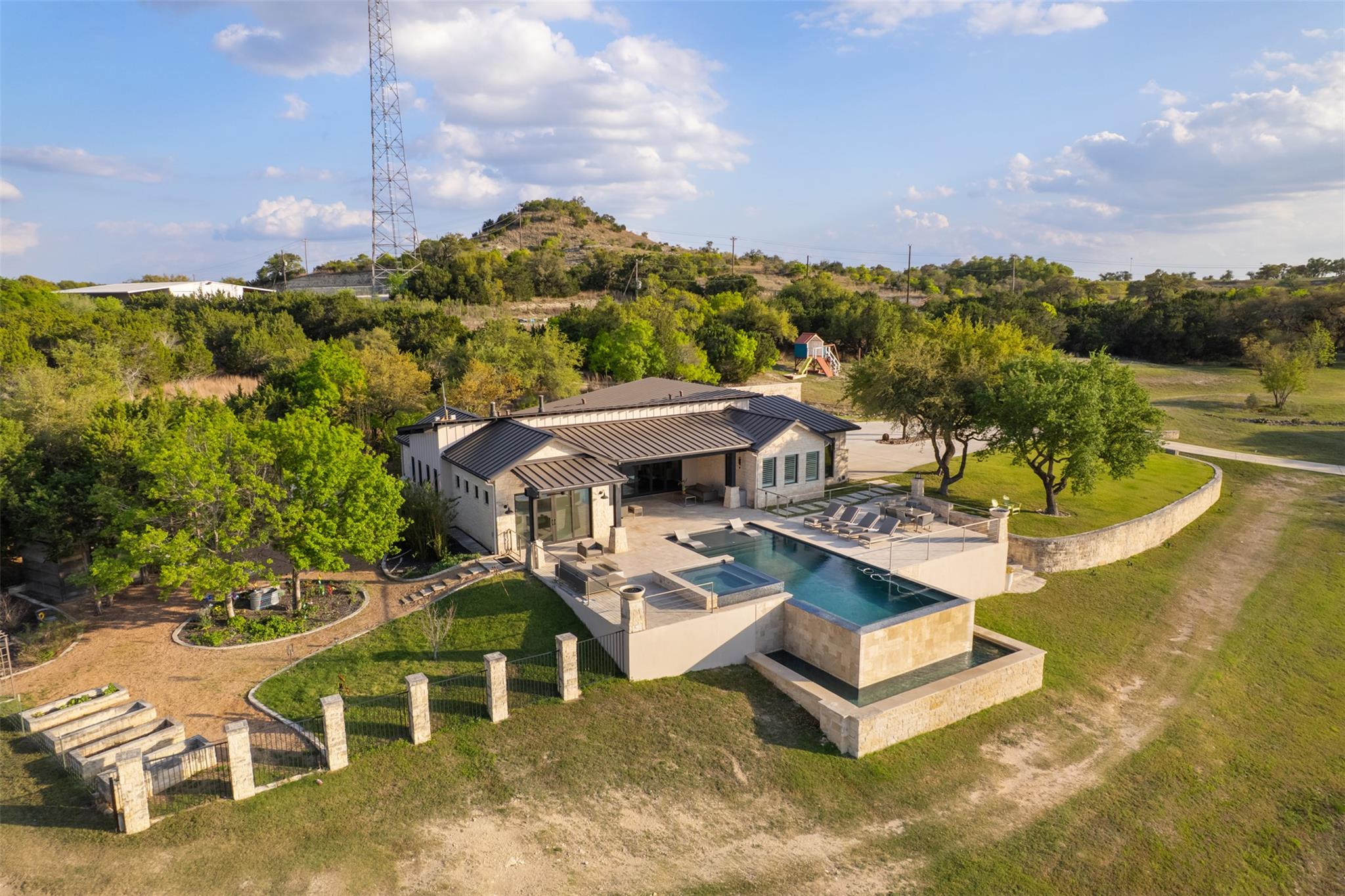 101 Rolling Hills RD