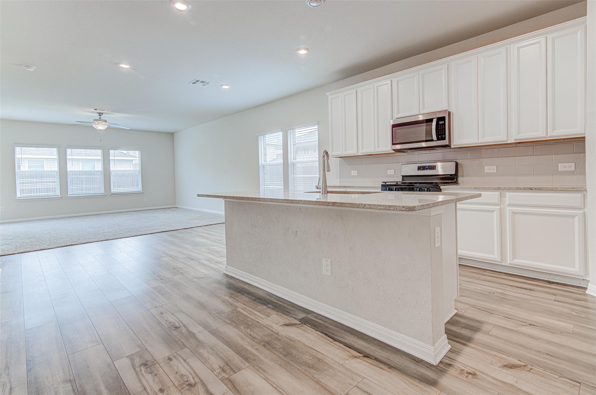 14404 Castleford DR — photo 3