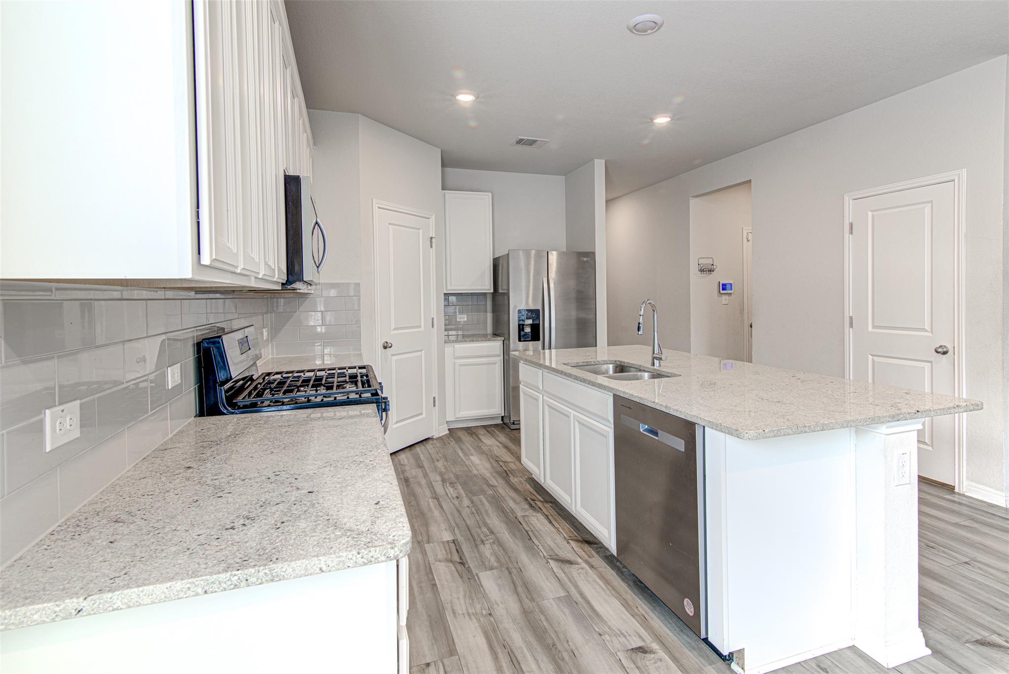 14404 Castleford DR — photo 5