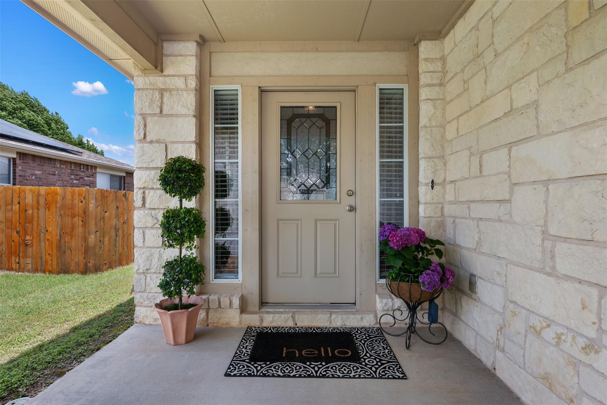 1304 Hensley DR — photo 4