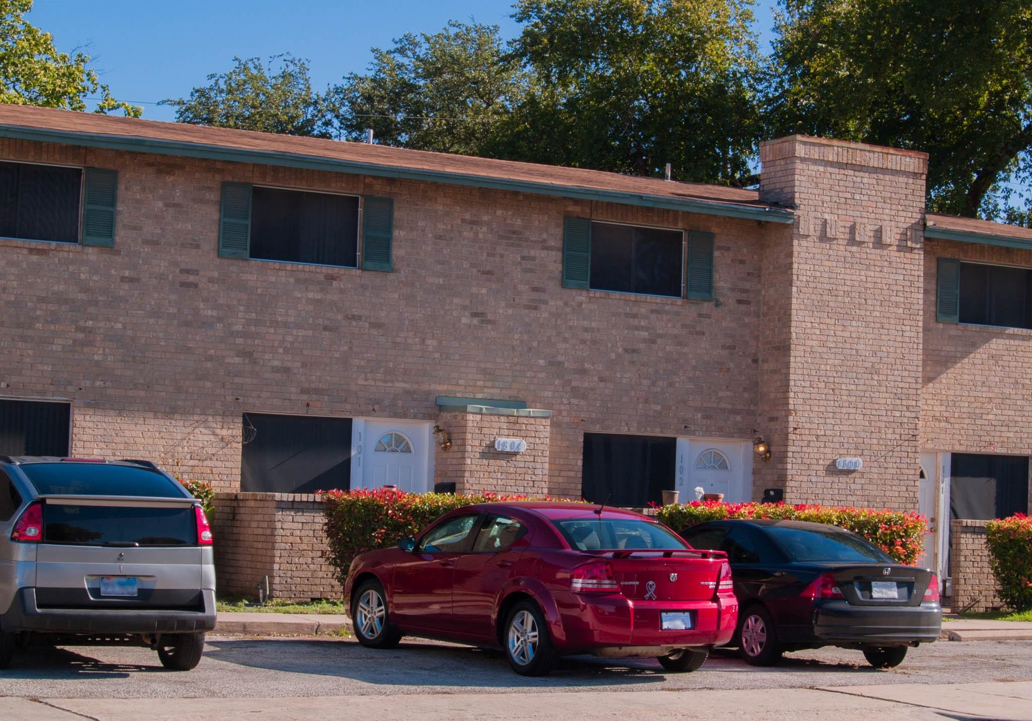 1745 WOOTEN PARK DR #101 — photo 3