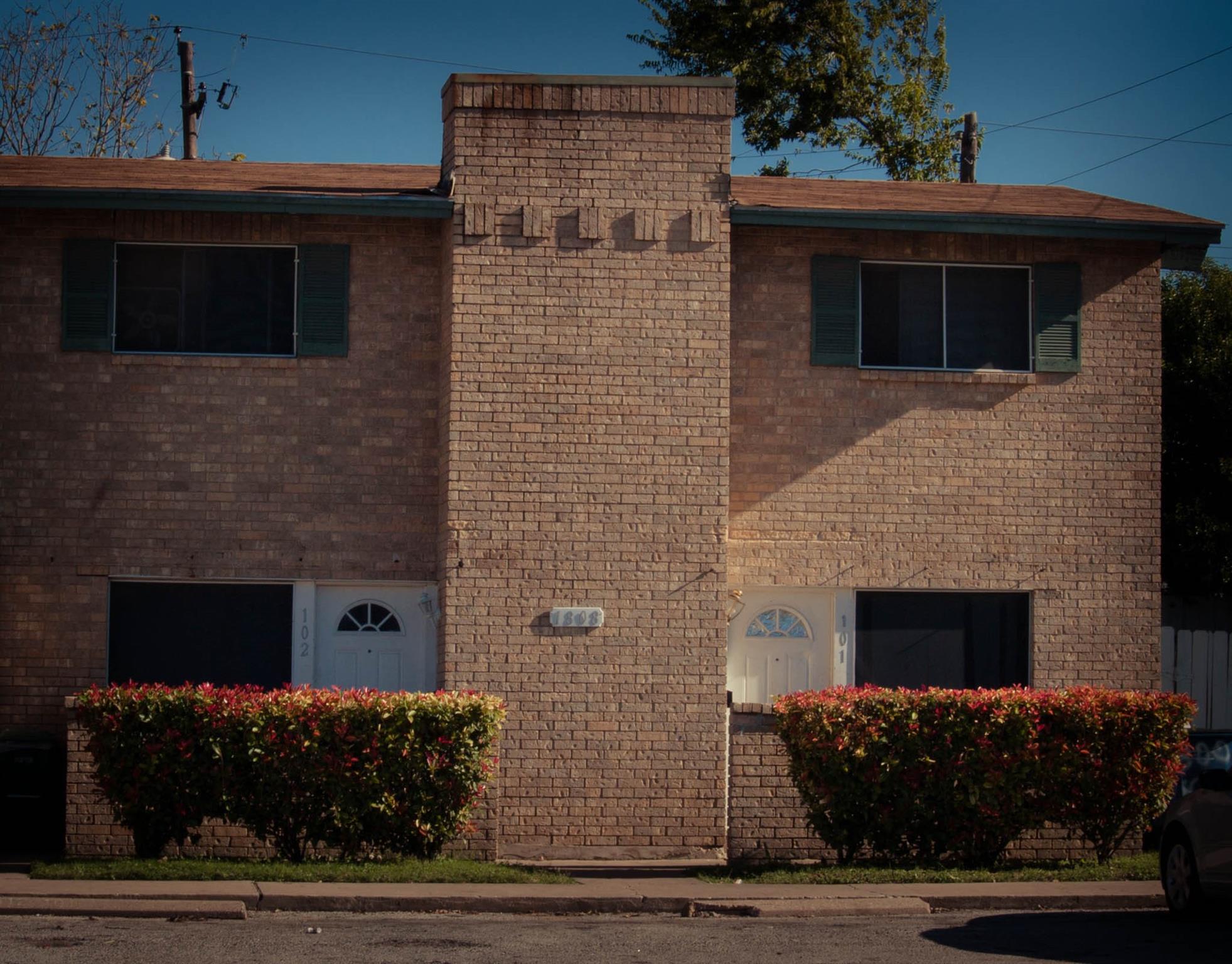 1745 WOOTEN PARK DR #101 — photo 4