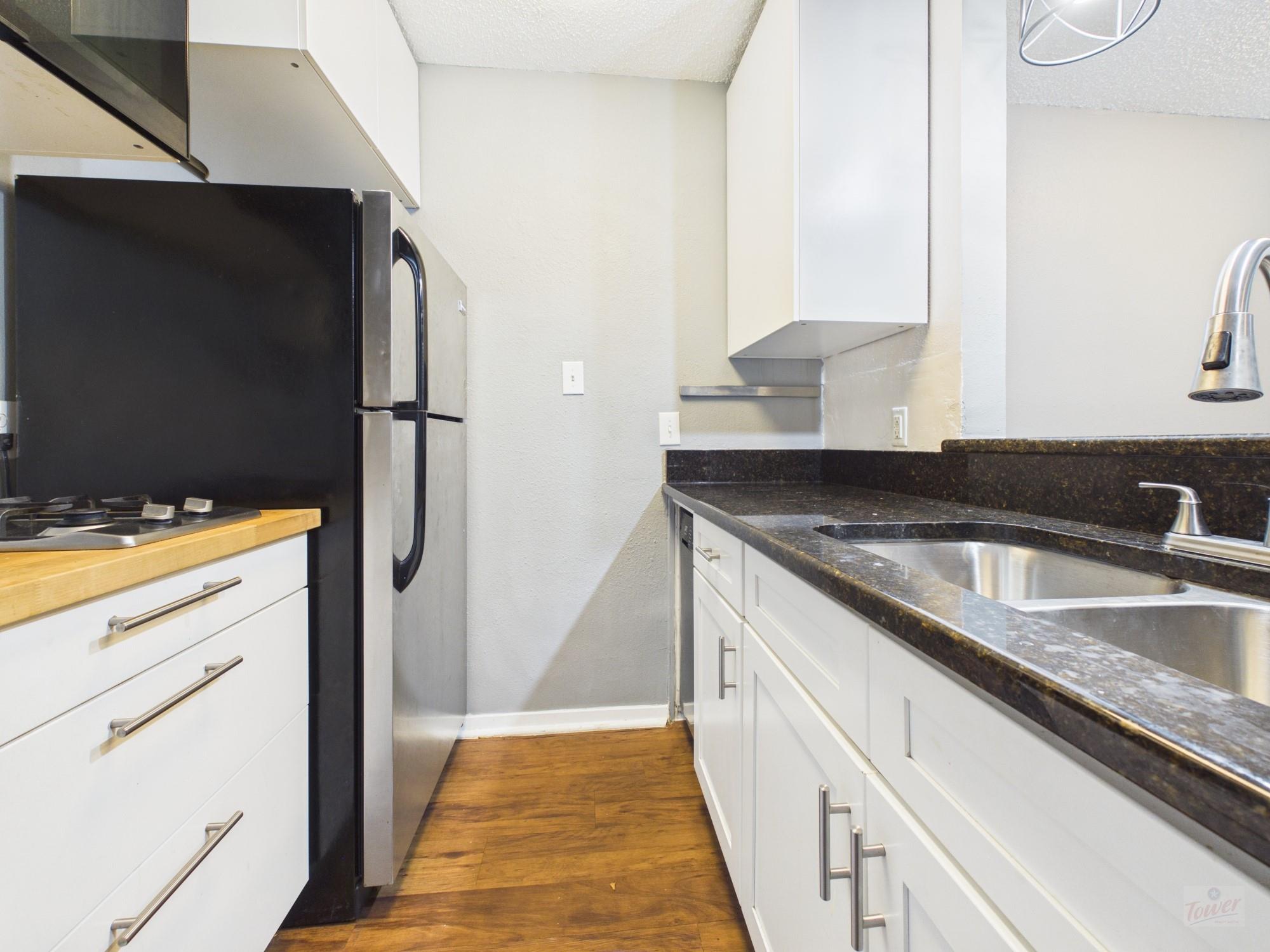 2401 Manor RD #127 — photo 3