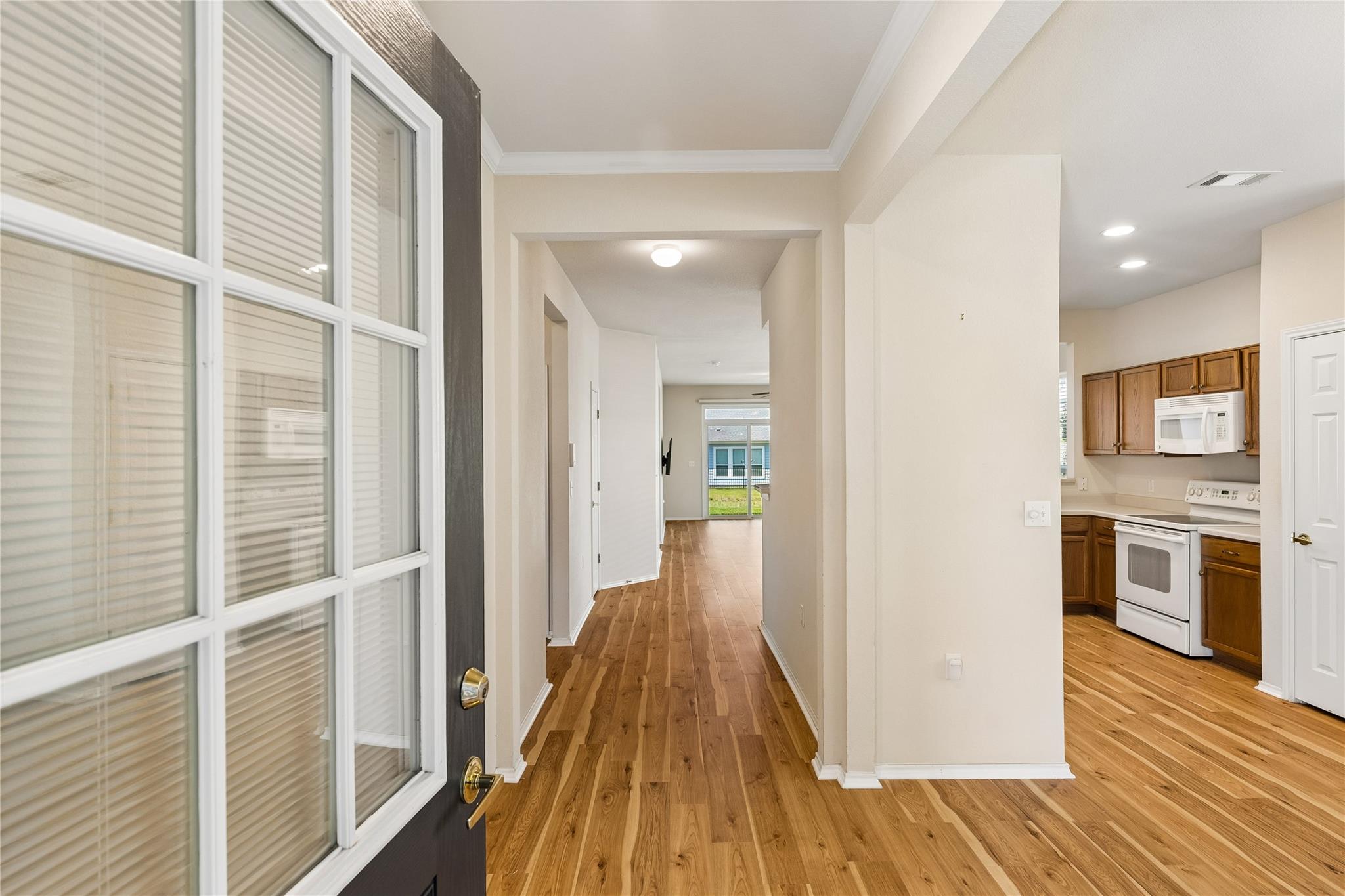 120 Bowie CIR — photo 3