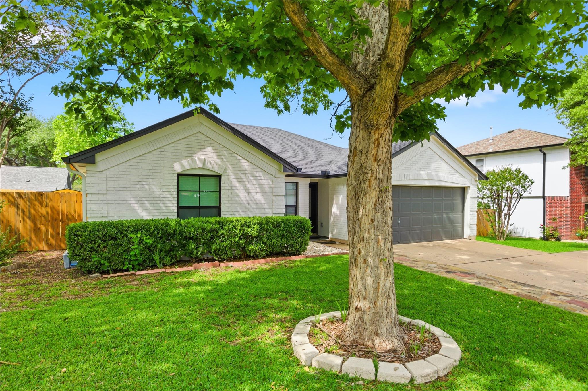 1614 Lantana DR — photo 3