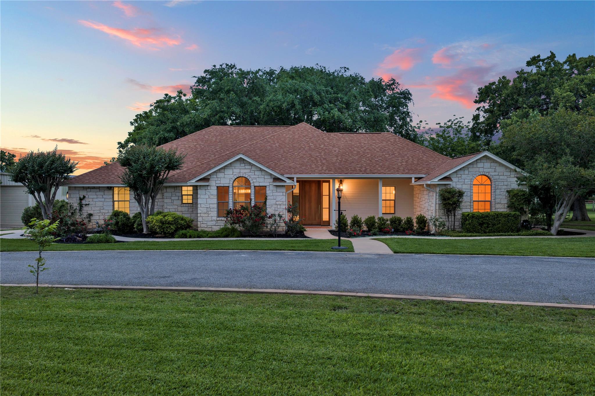 406 Ancient Oaks DR