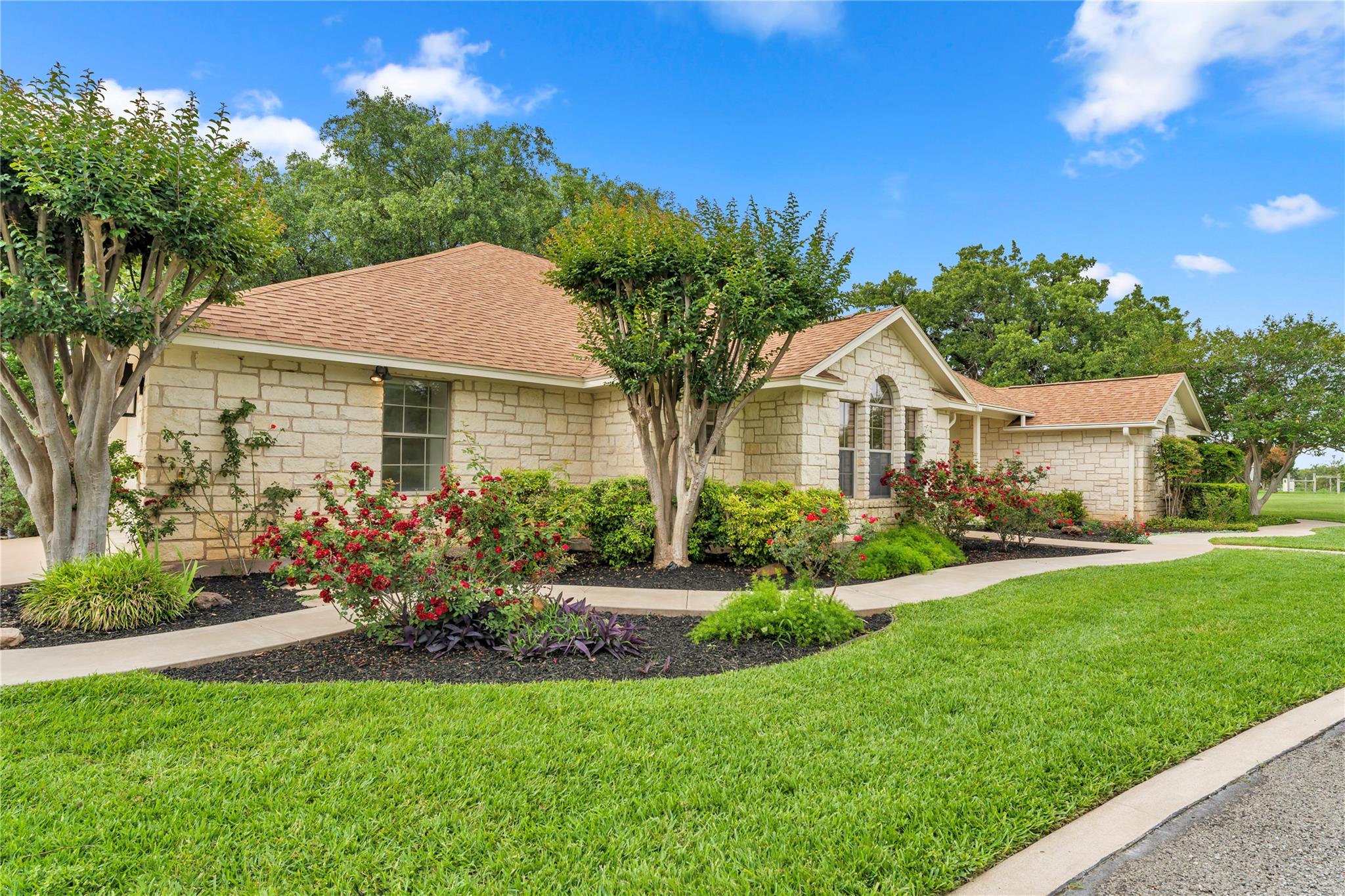 406 Ancient Oaks DR — photo 3